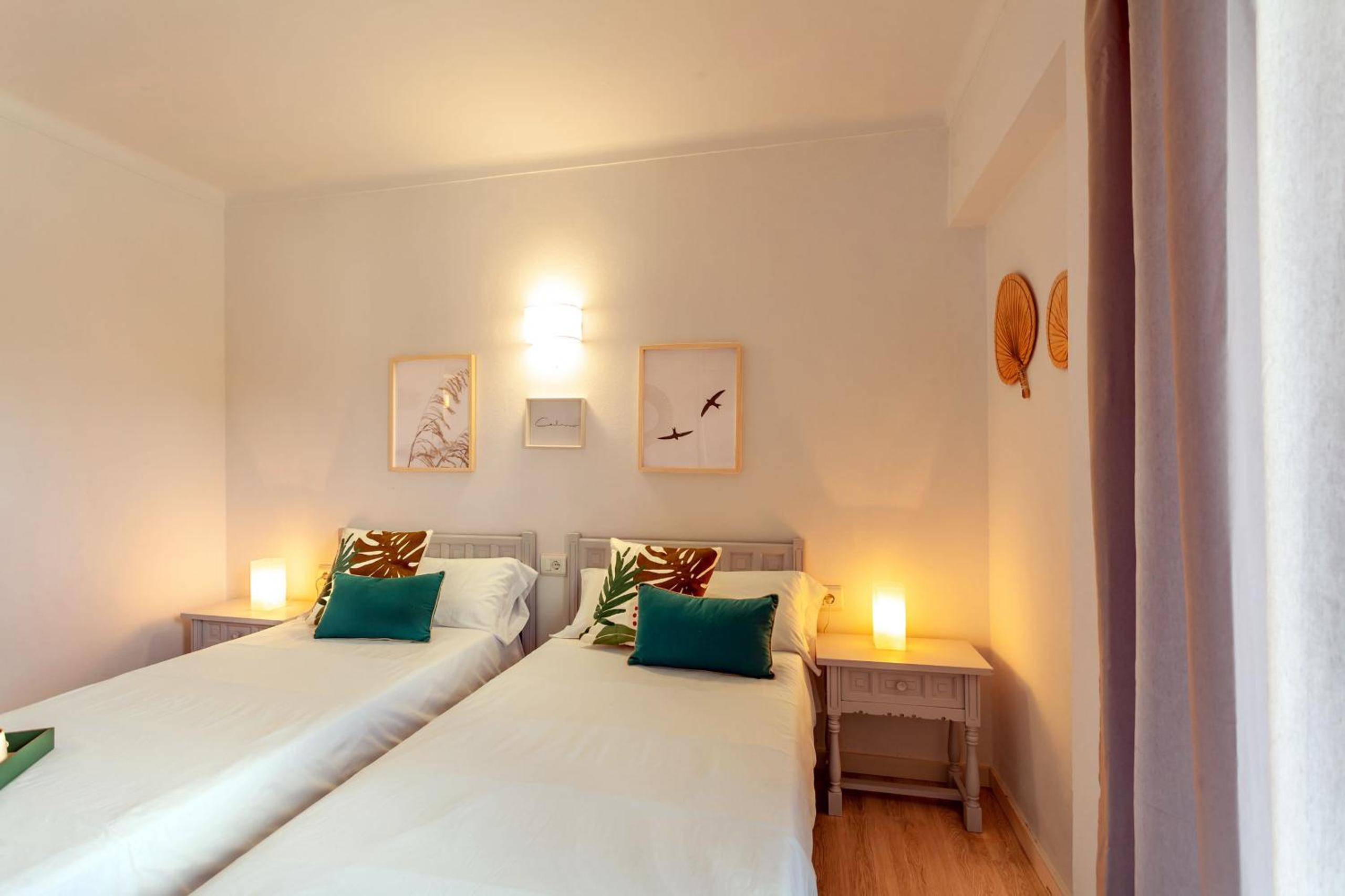 Two-Bedroom Apartment with Balcony thumbnail 6