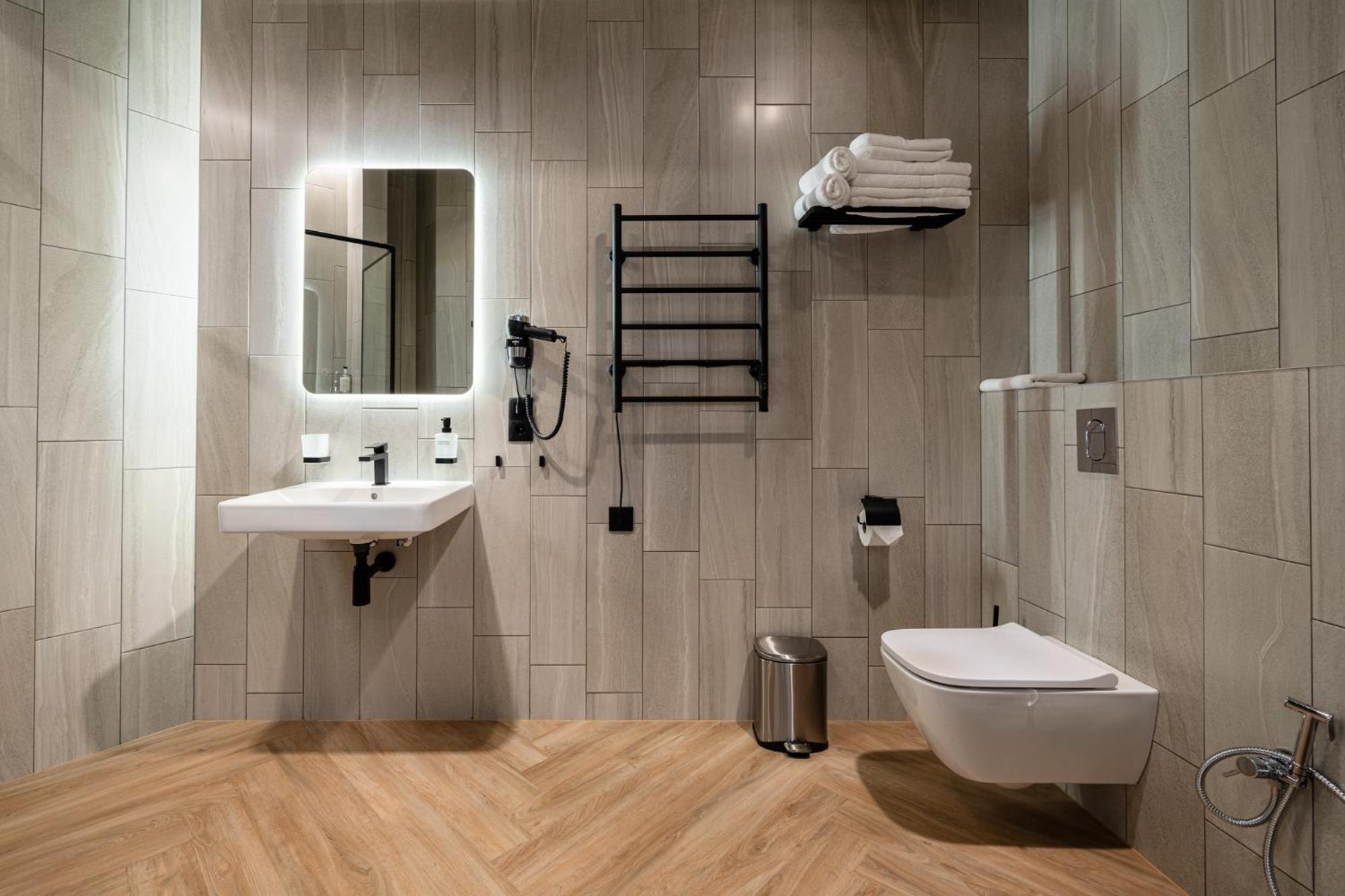 Quadruple Room with Private Bathroom photo 2