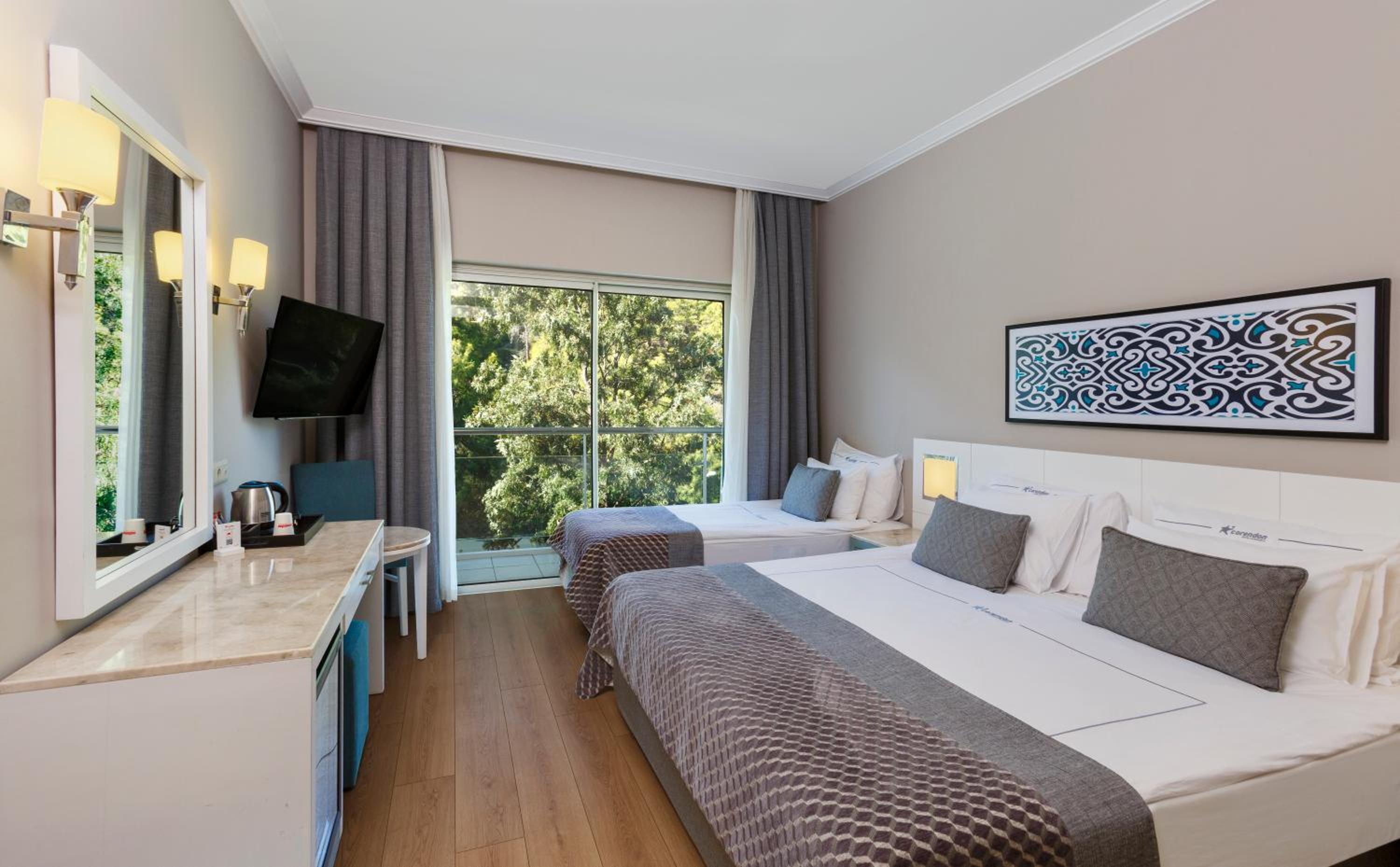 Standard Double or Twin Room with Land View - Photo 1