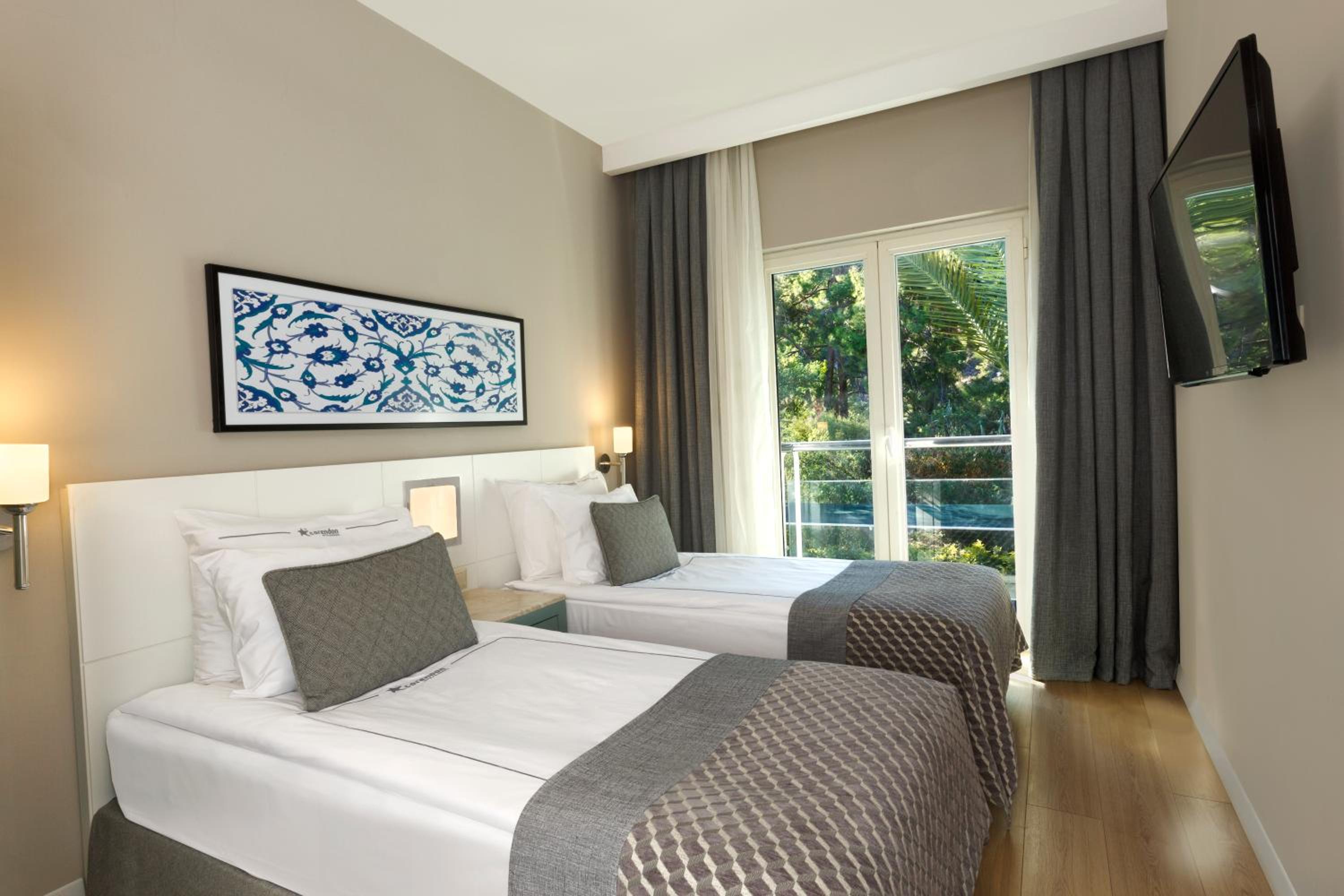 Standard Double or Twin Room with Land View - Photo 6