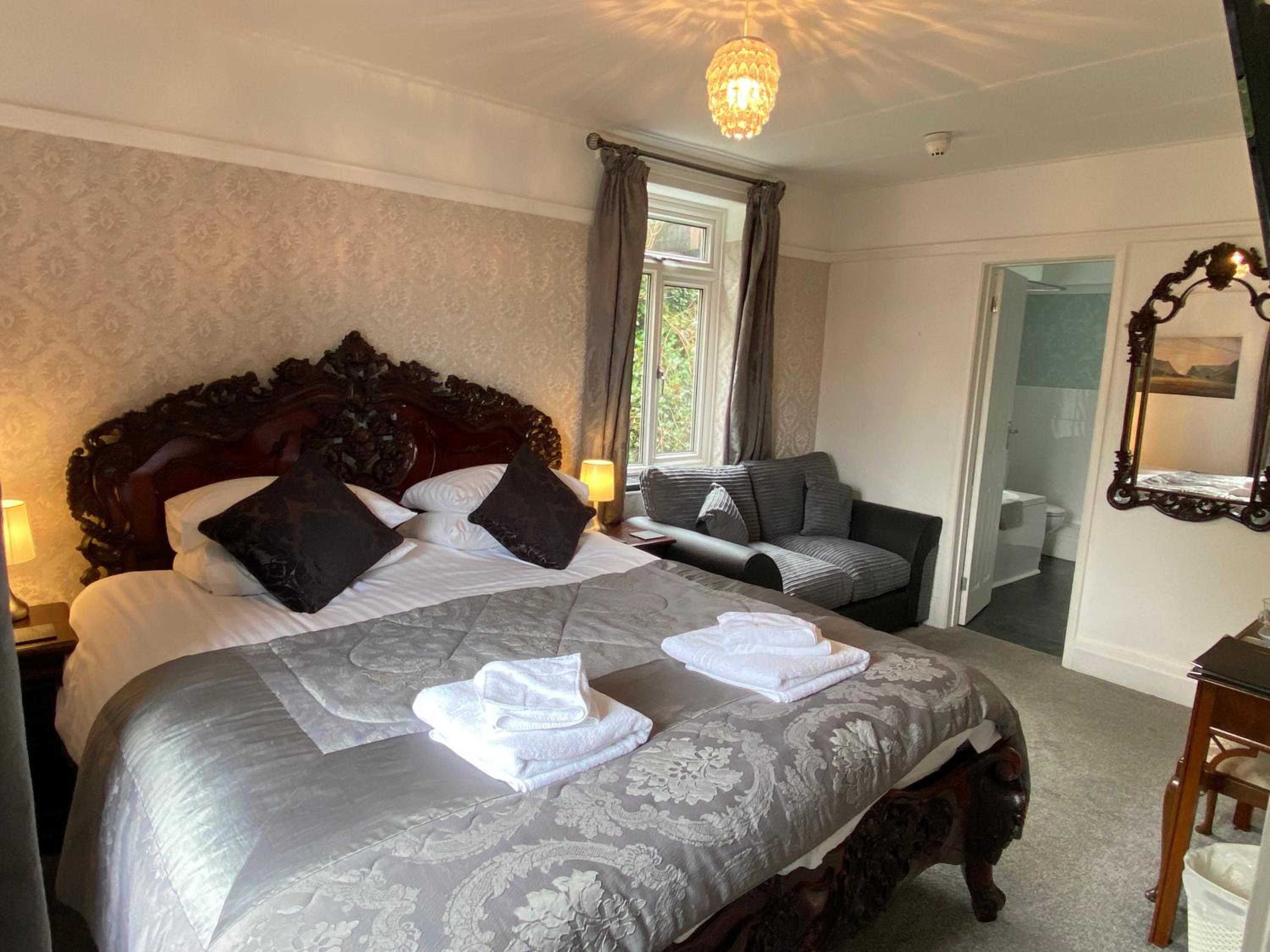 Superior Quadruple Room - Photo 1