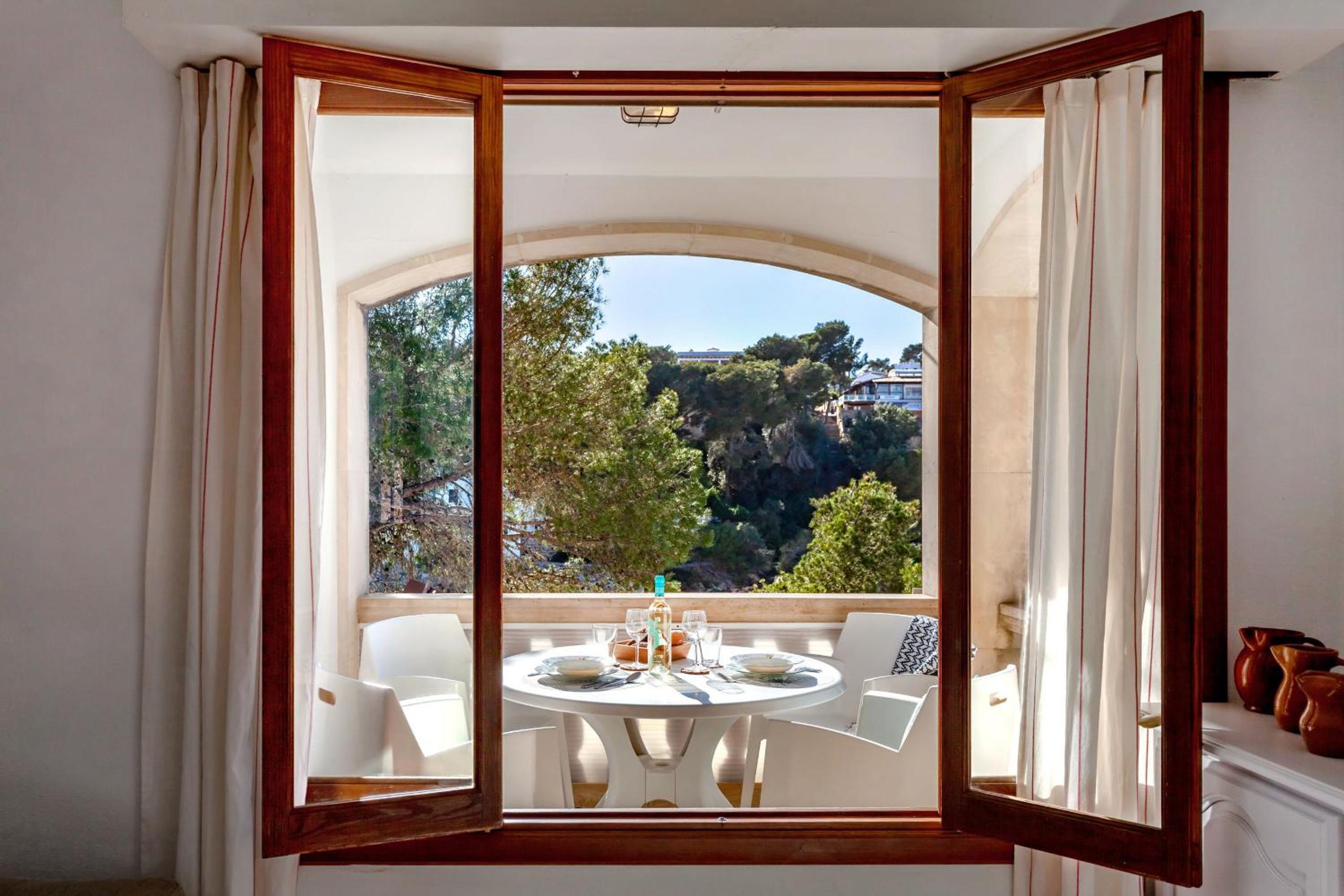 Two-Bedroom Apartment with Sea View thumbnail 6