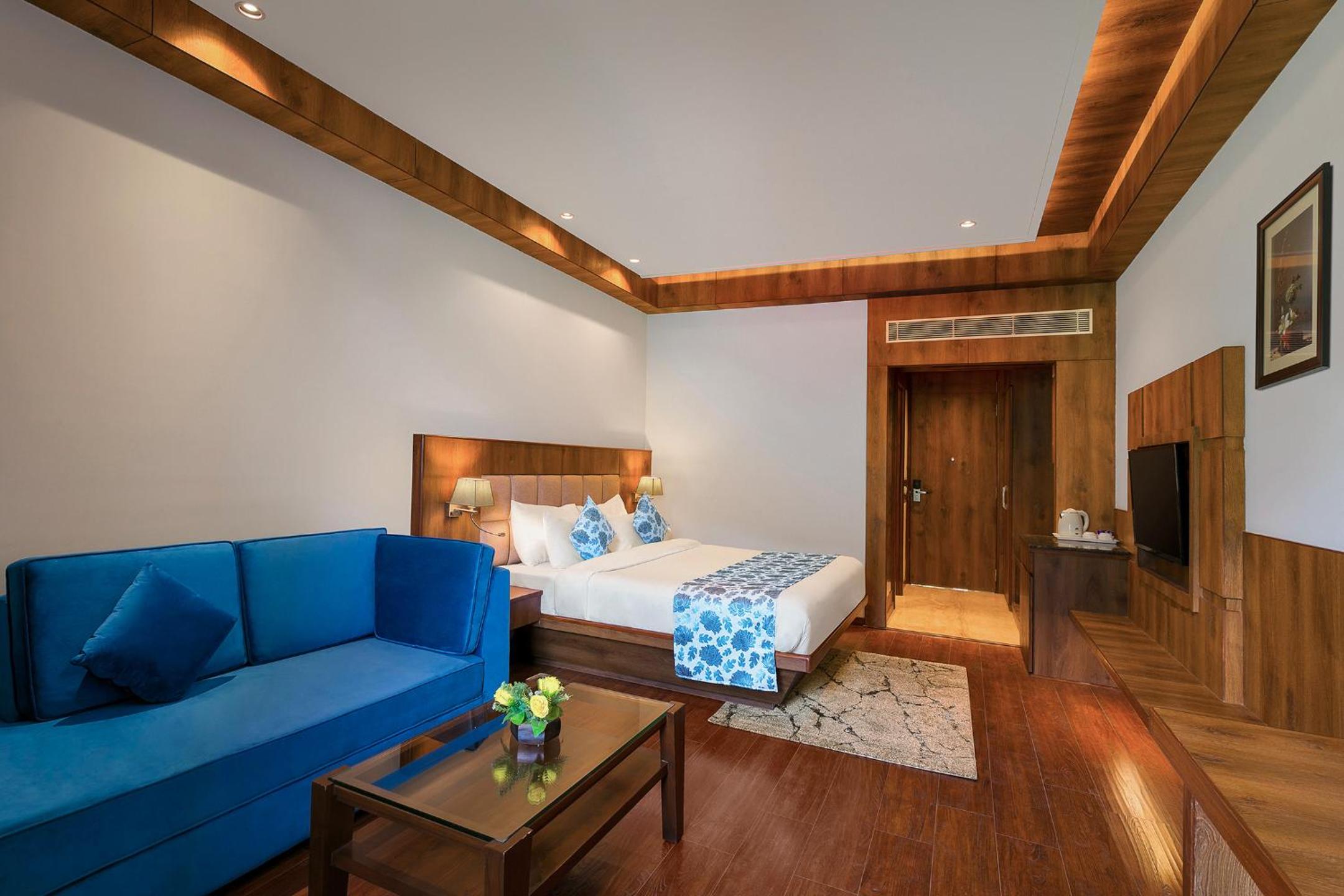 Premier Valley View Room with Balcony