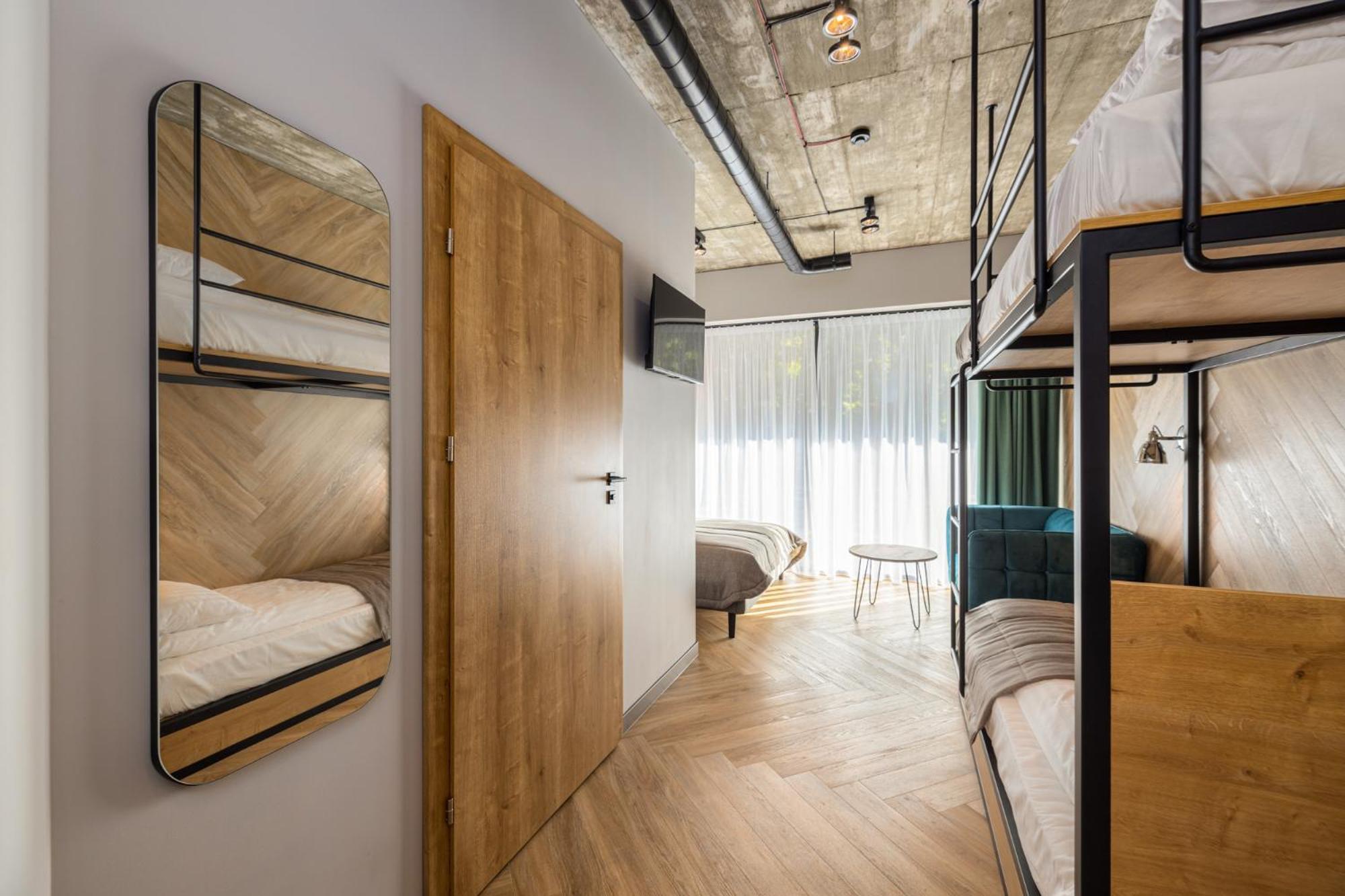 Quadruple Room with Private Bathroom photo 1