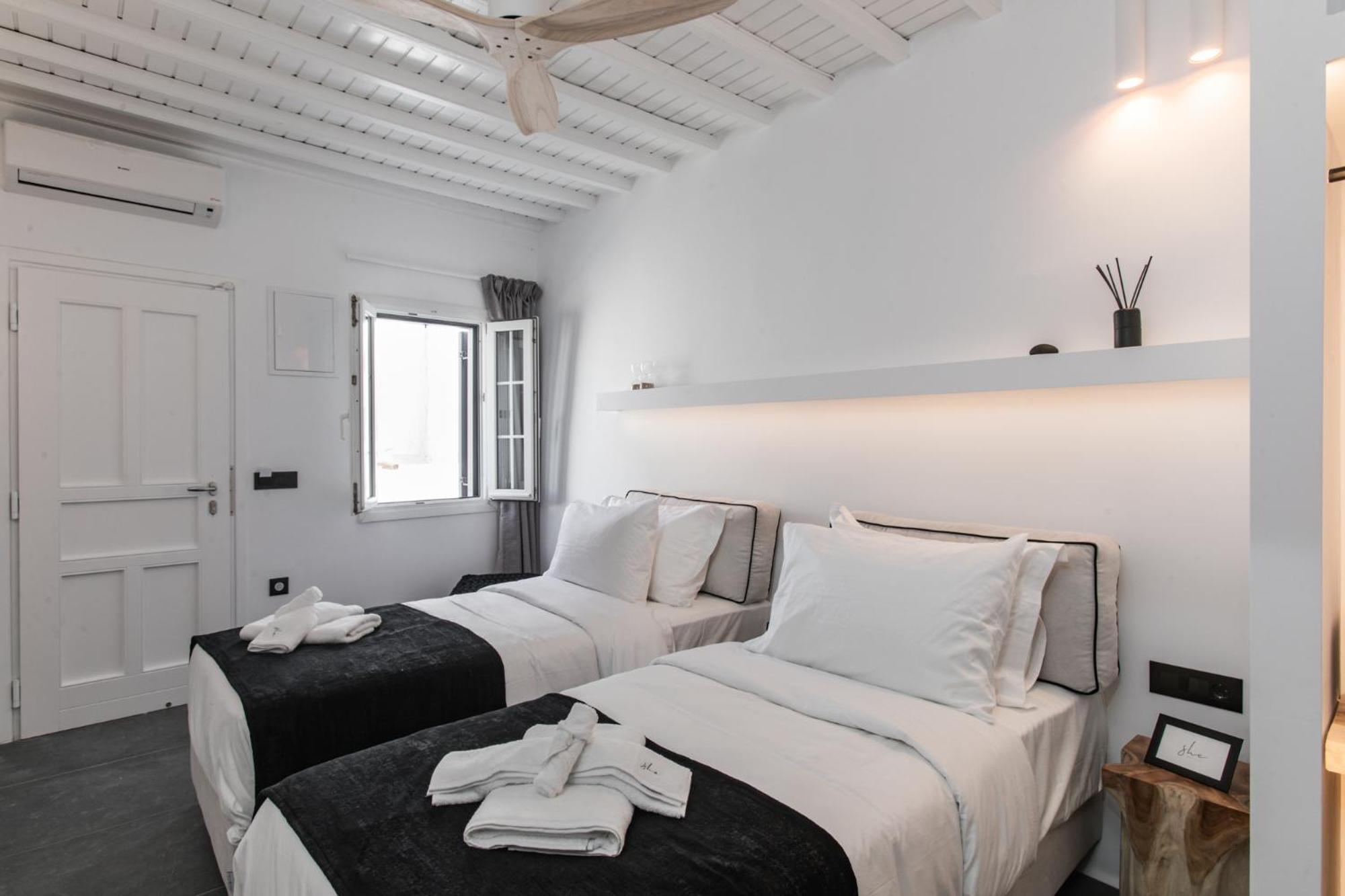 Double Room with Balcony - Photo 1