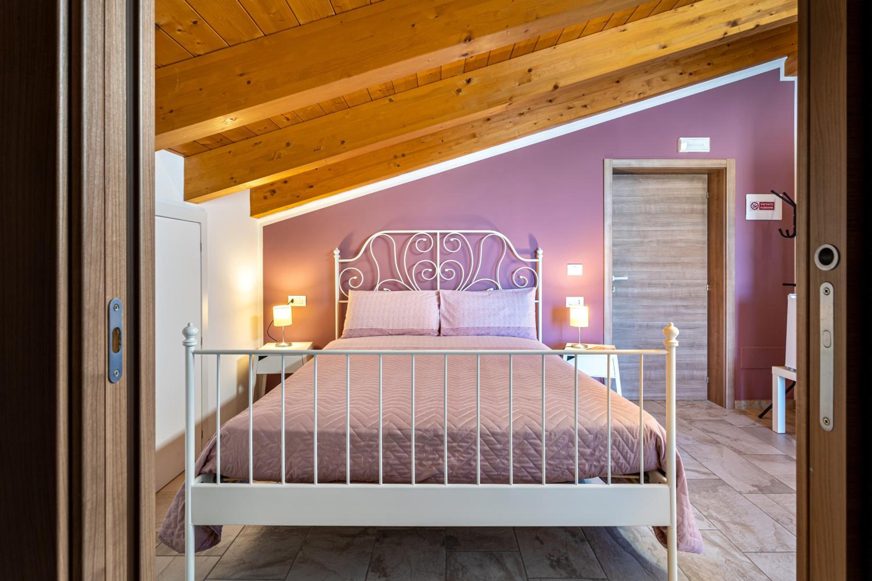 Deluxe Double Room - Photo 2