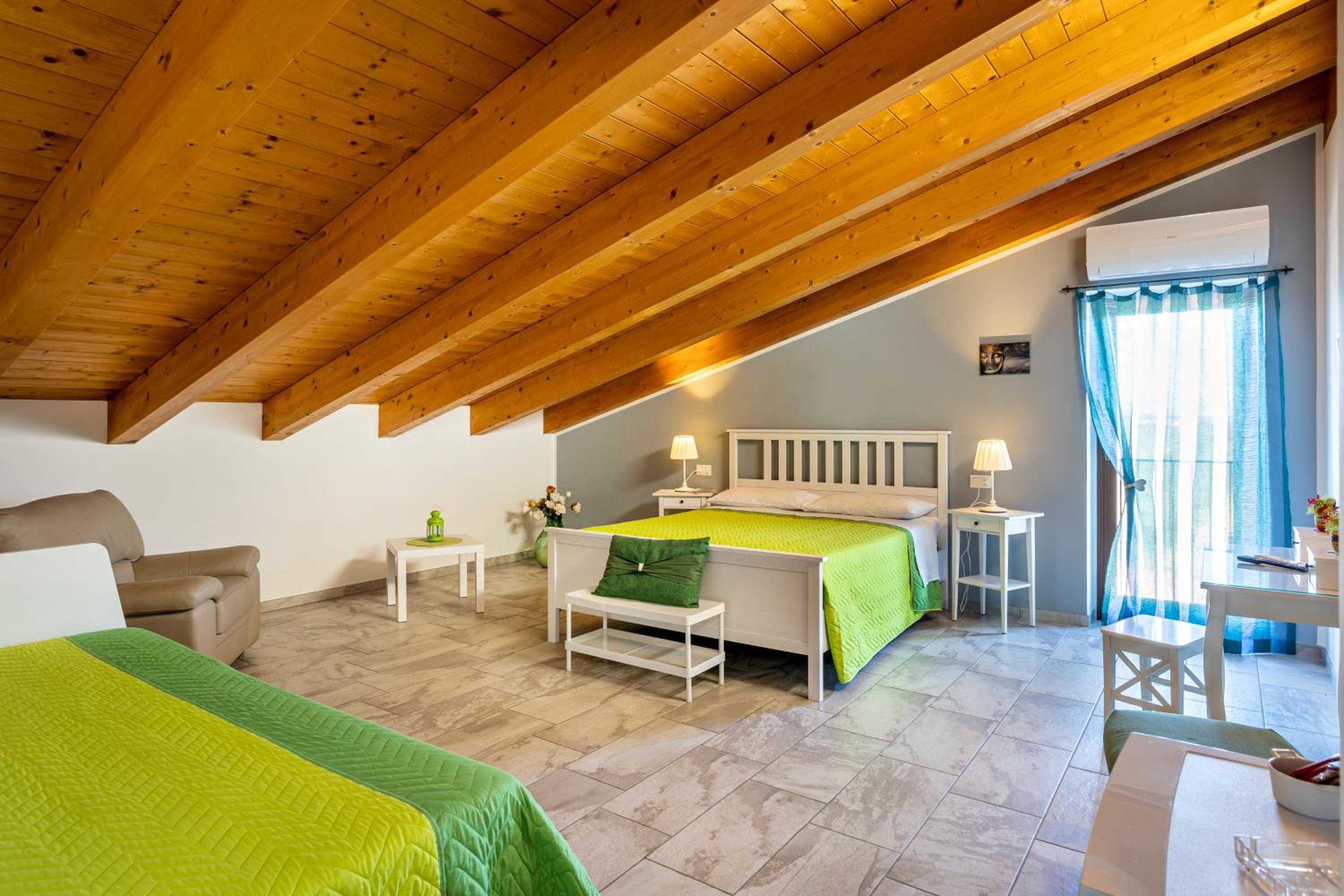 Luxury Triple Room - Photo 2