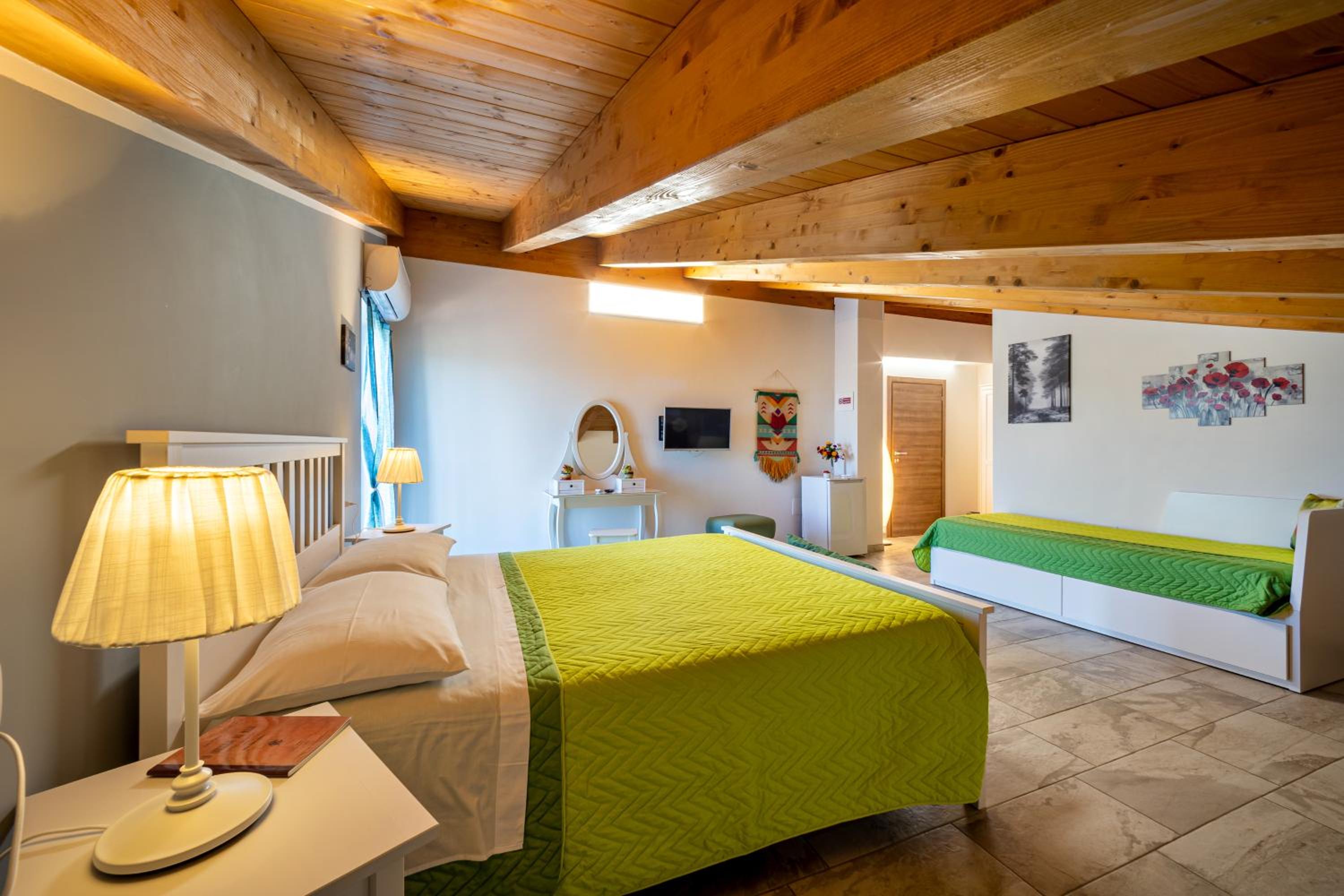 Luxury Triple Room - Photo 7