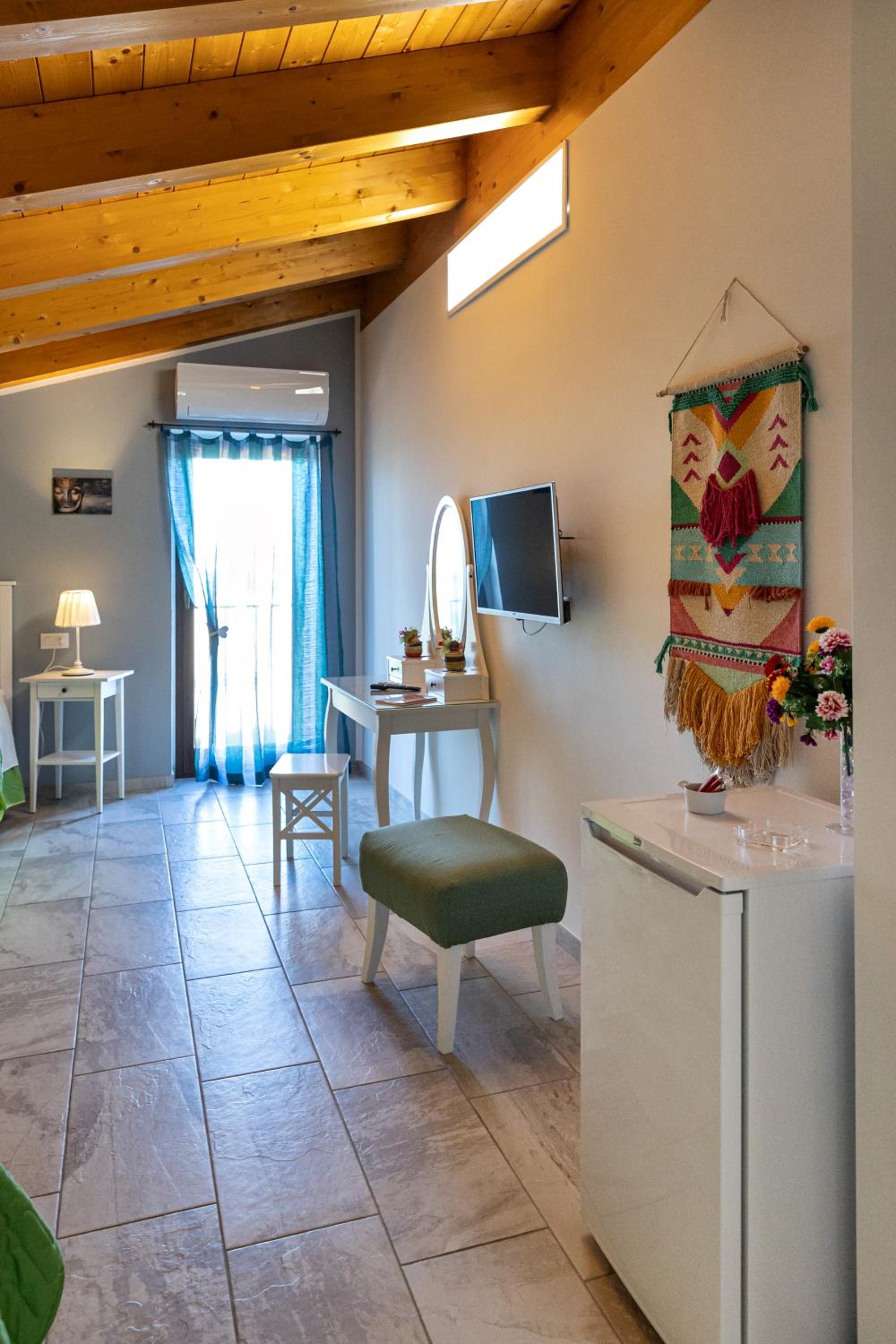 Luxury Triple Room - Photo 17