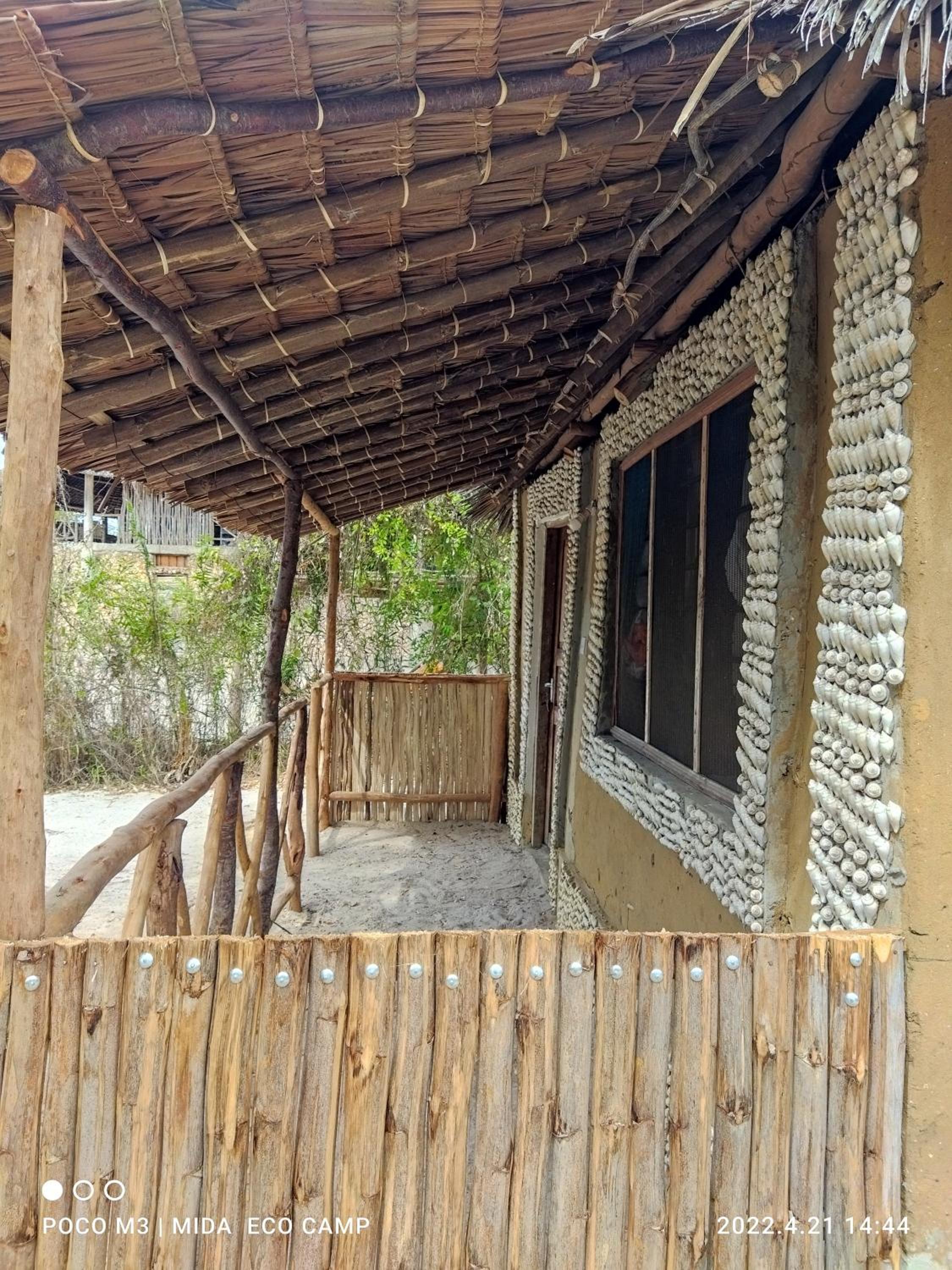 Standard Bungalow with Fan - Photo 6