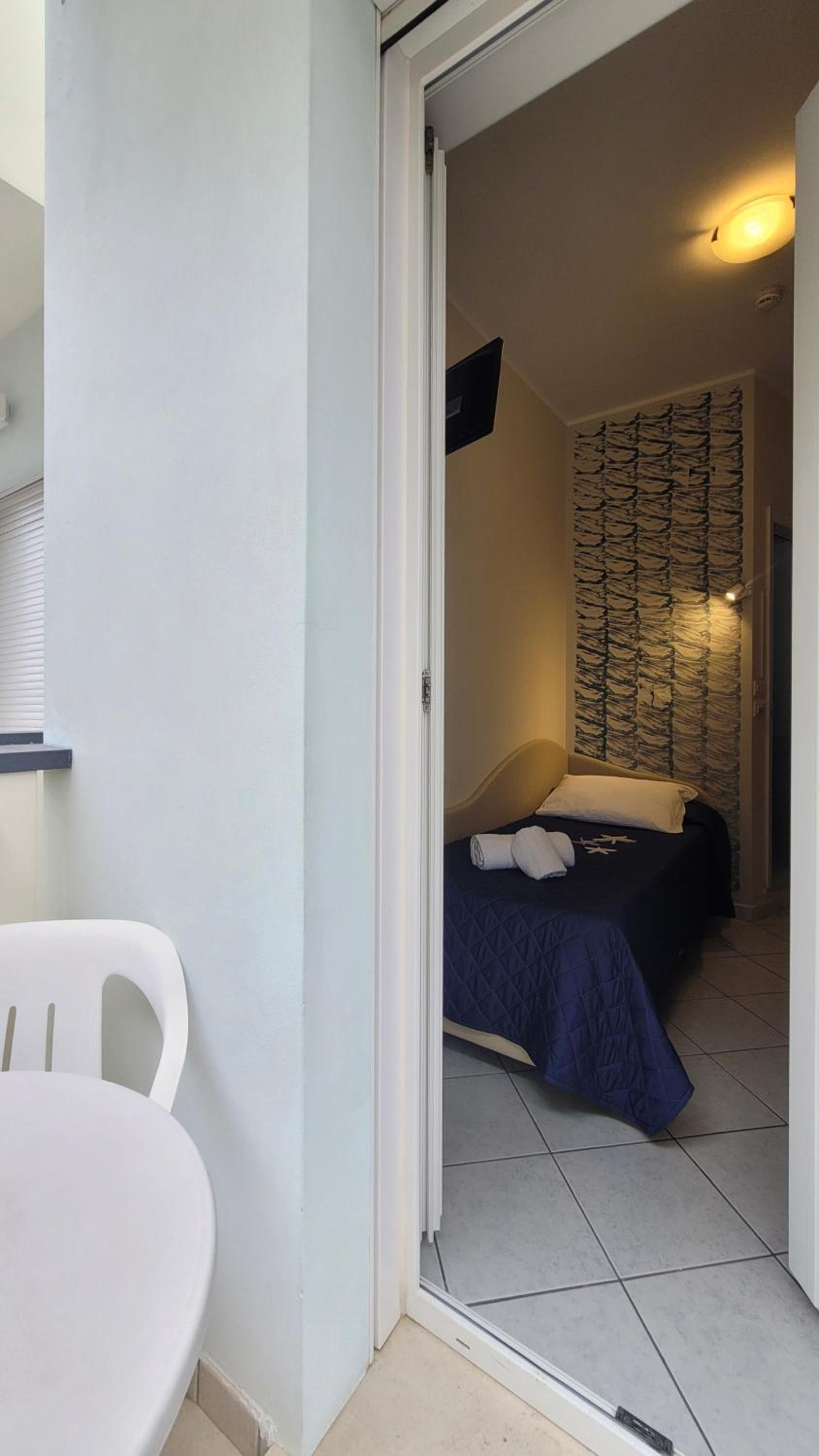 Single Room with Balcony photo 2