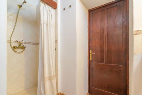 Three-Bedroom Villa photo 2