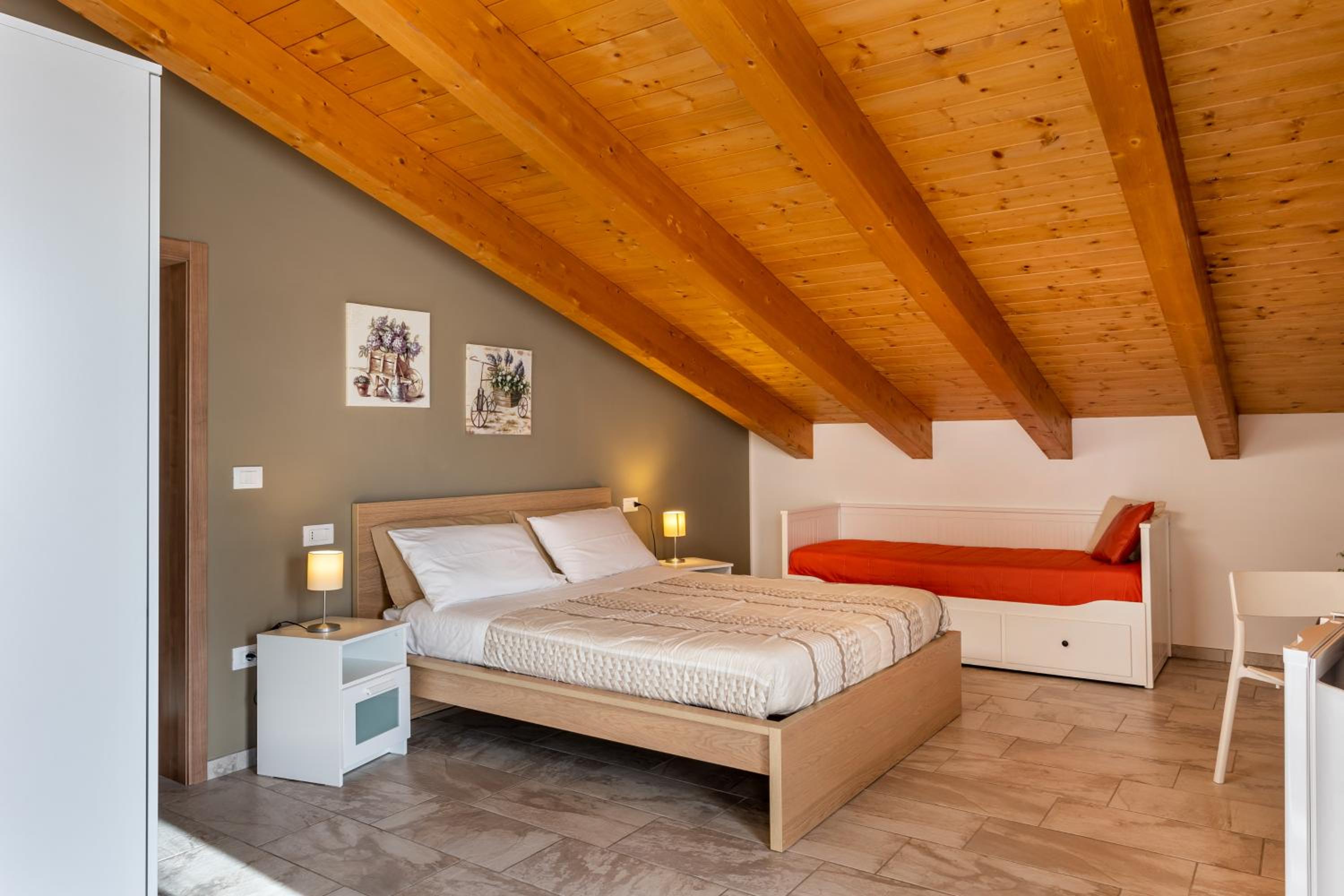 Superior Quadruple Room - Photo 22