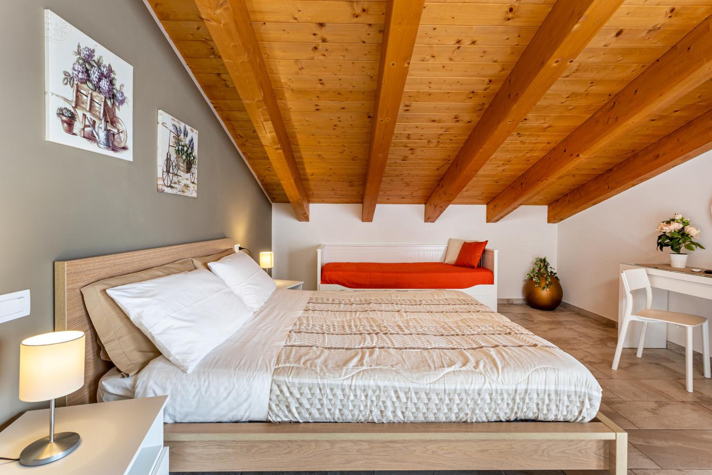 Superior Quadruple Room - Photo 23