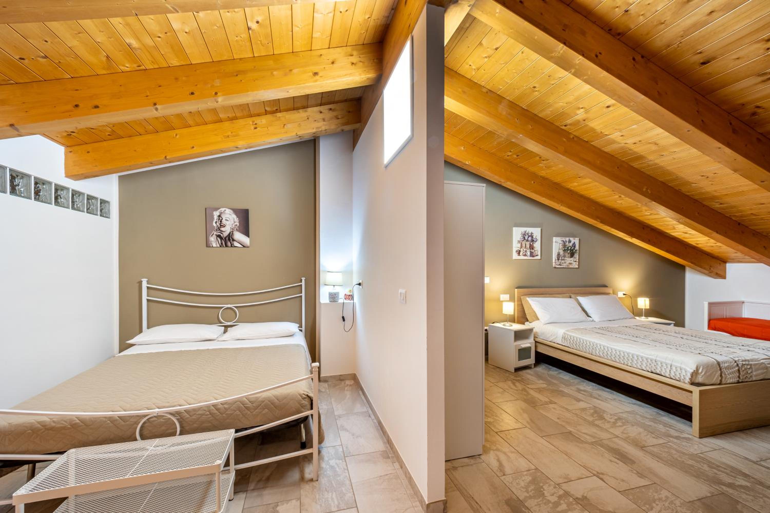 Superior Quadruple Room - Photo 8