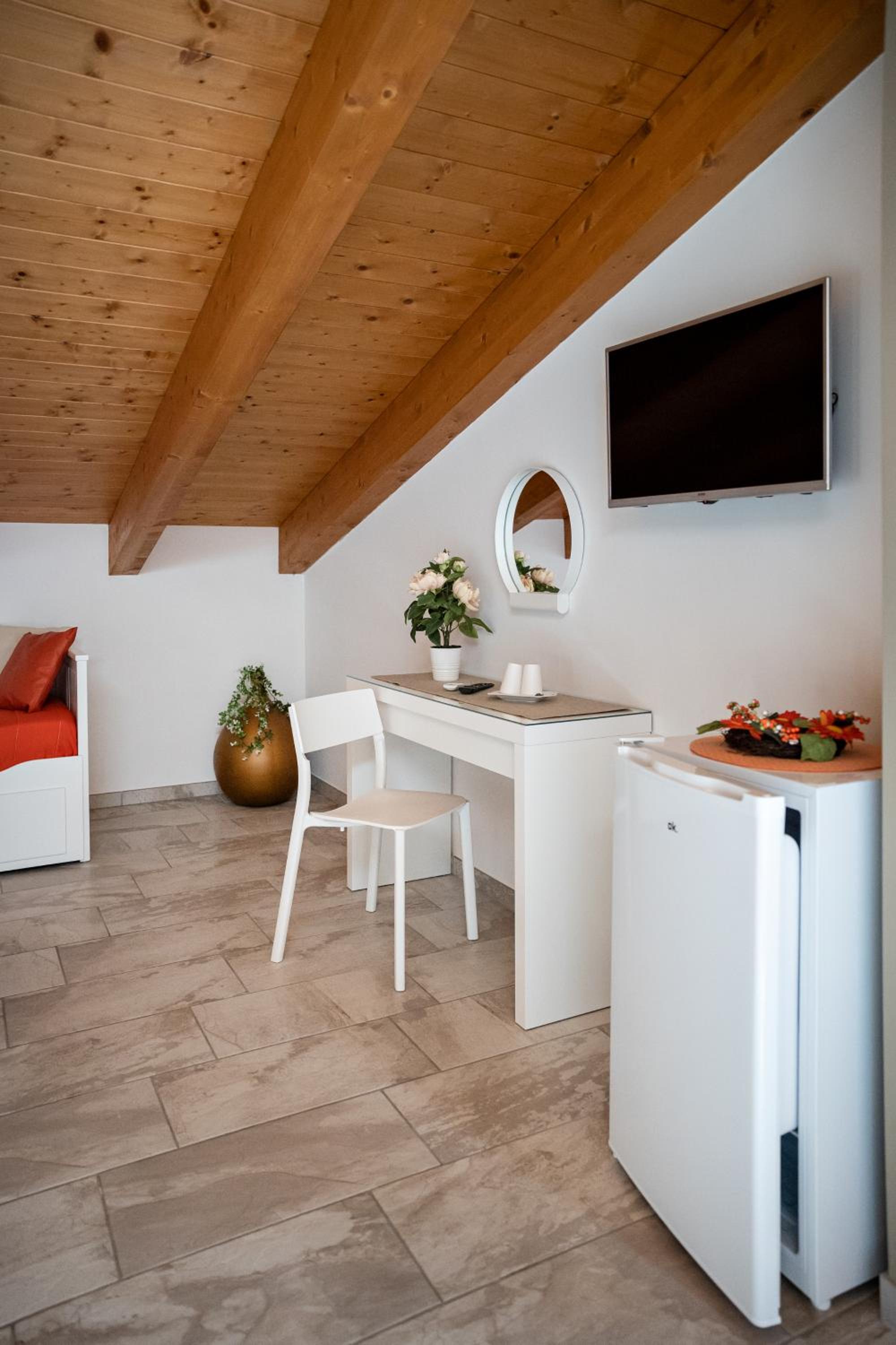 Superior Quadruple Room - Photo 7