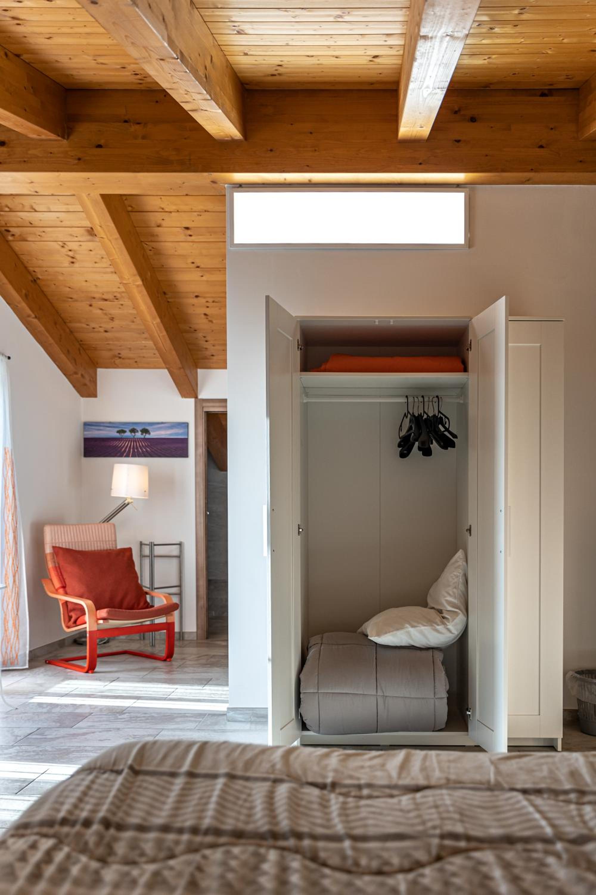 Superior Quadruple Room - Photo 11
