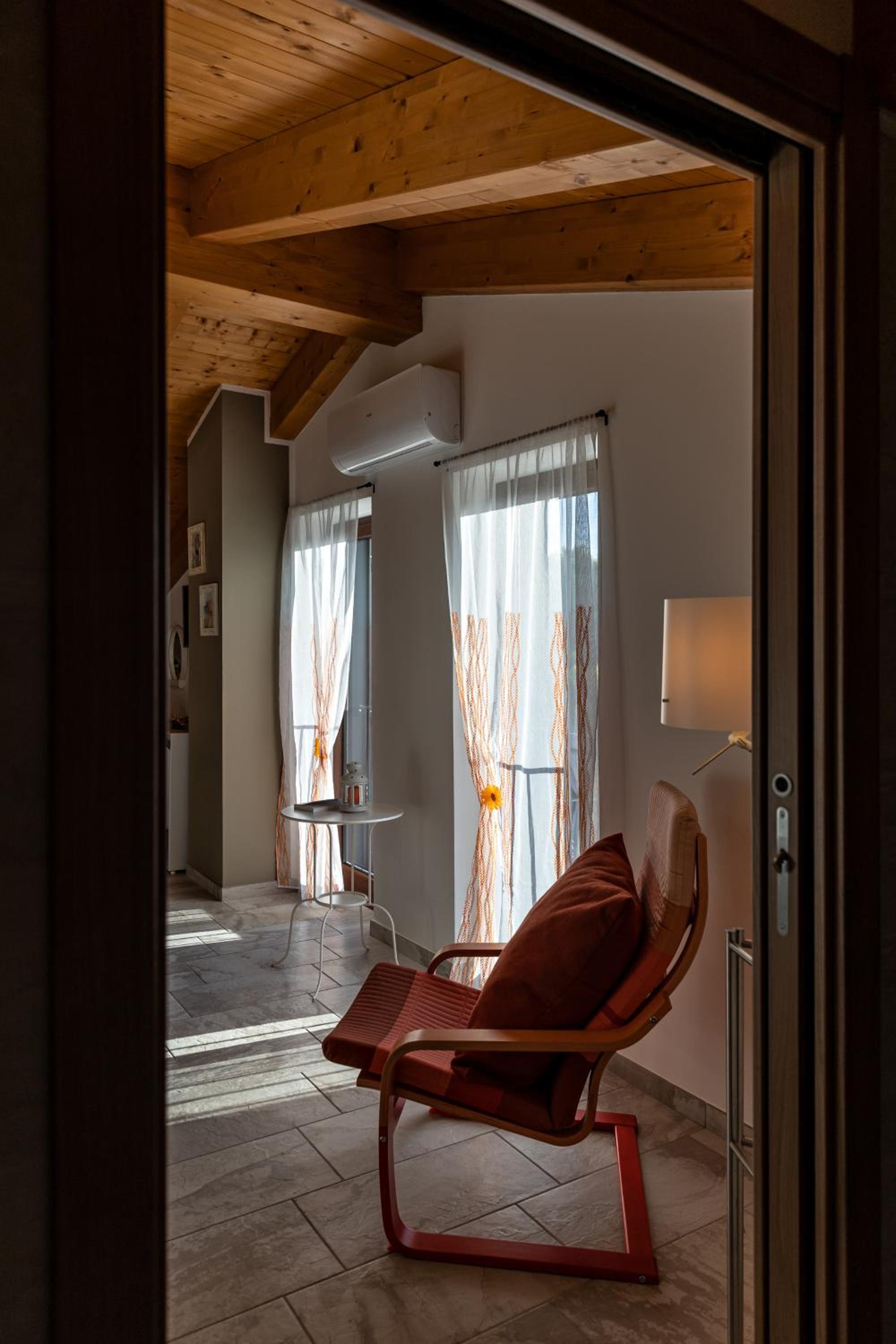 Superior Quadruple Room - Photo 10