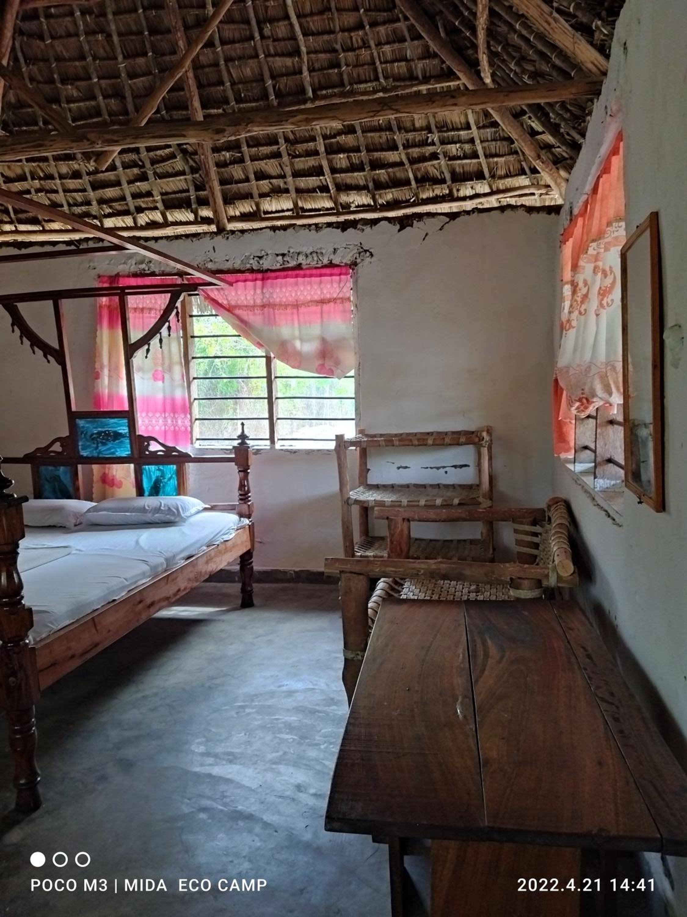 Standard Bungalow with Fan - Photo 3