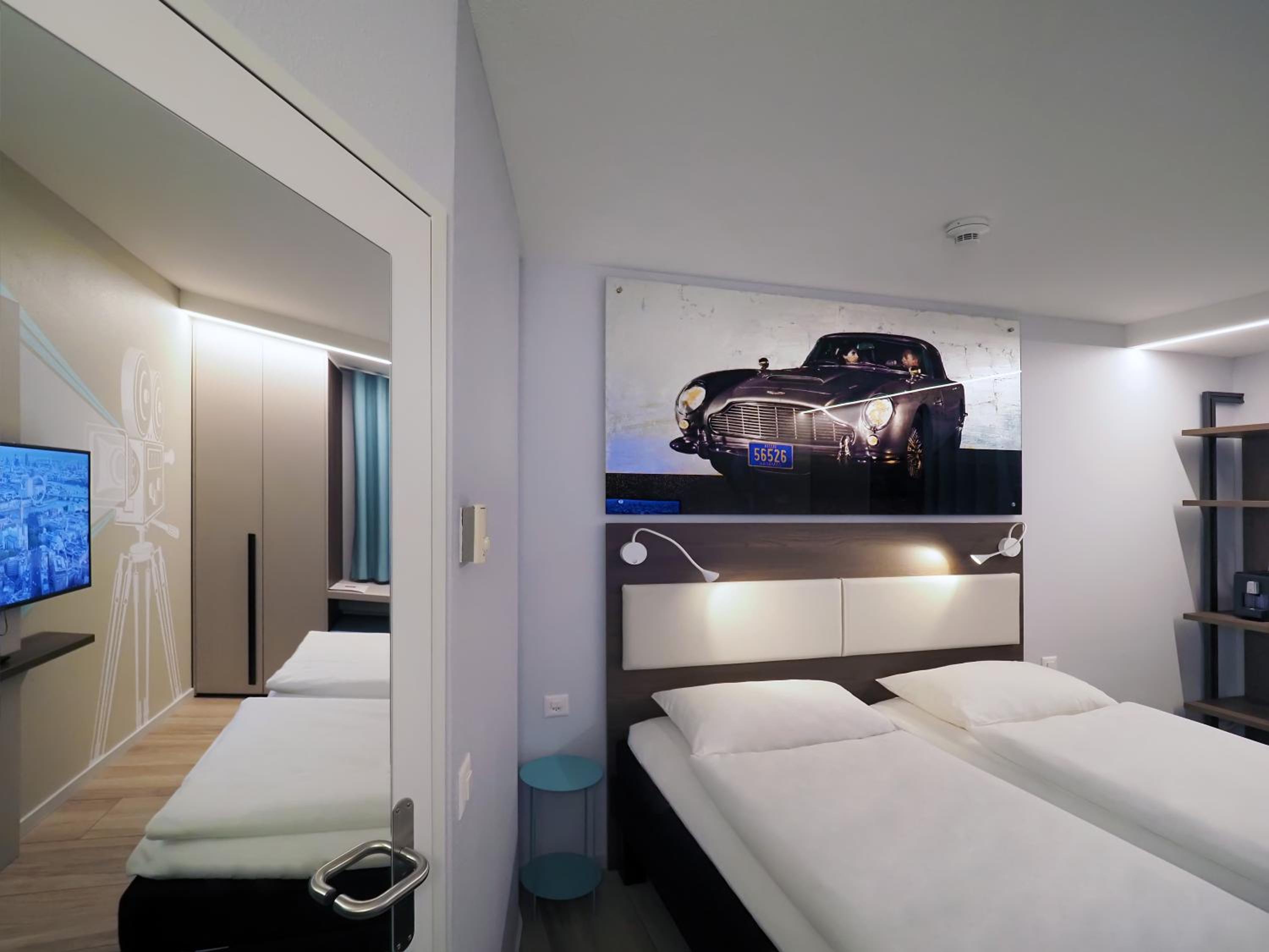 Cinema Twin Room - Photo 3