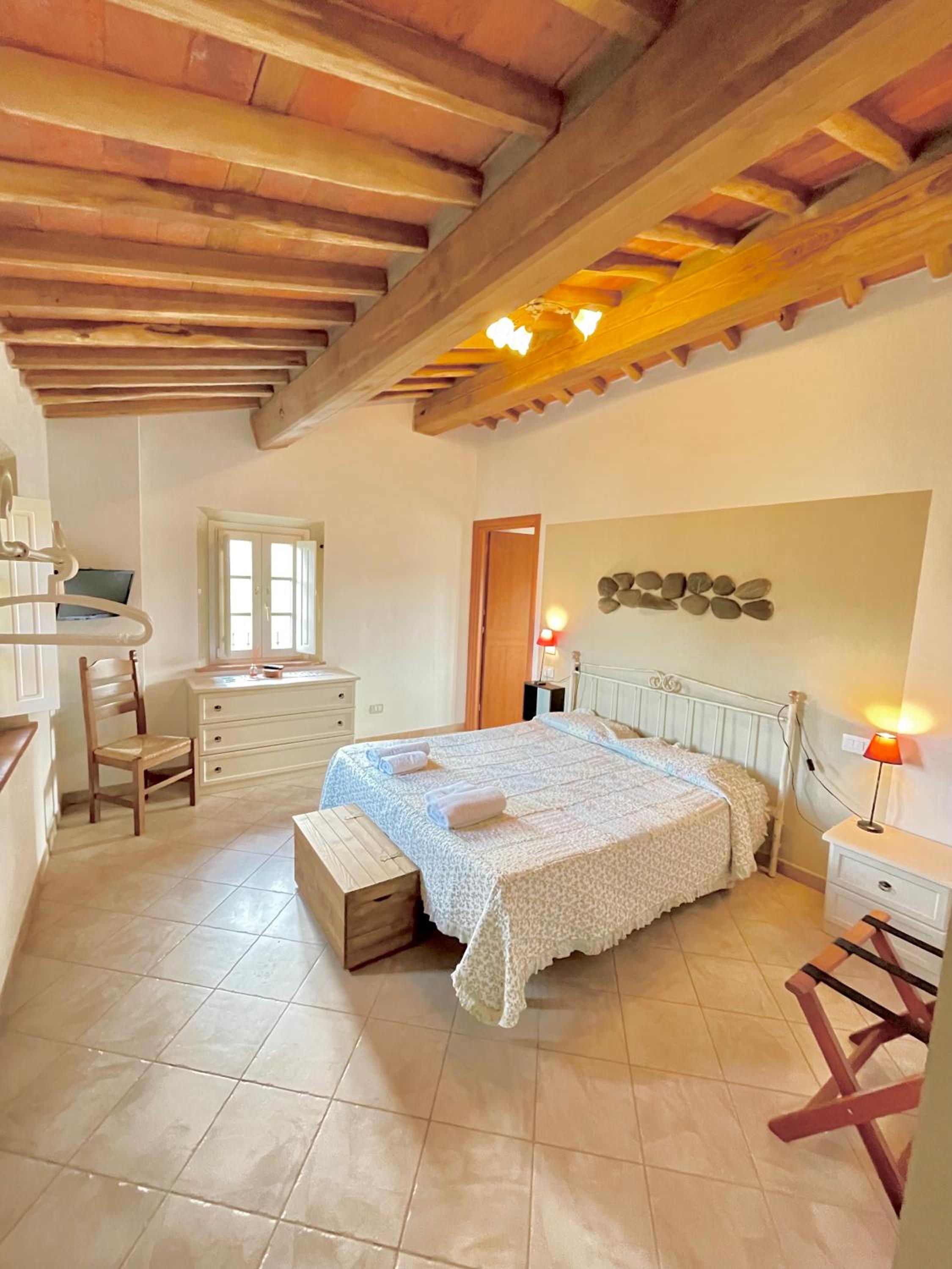 Double Room - Photo 10