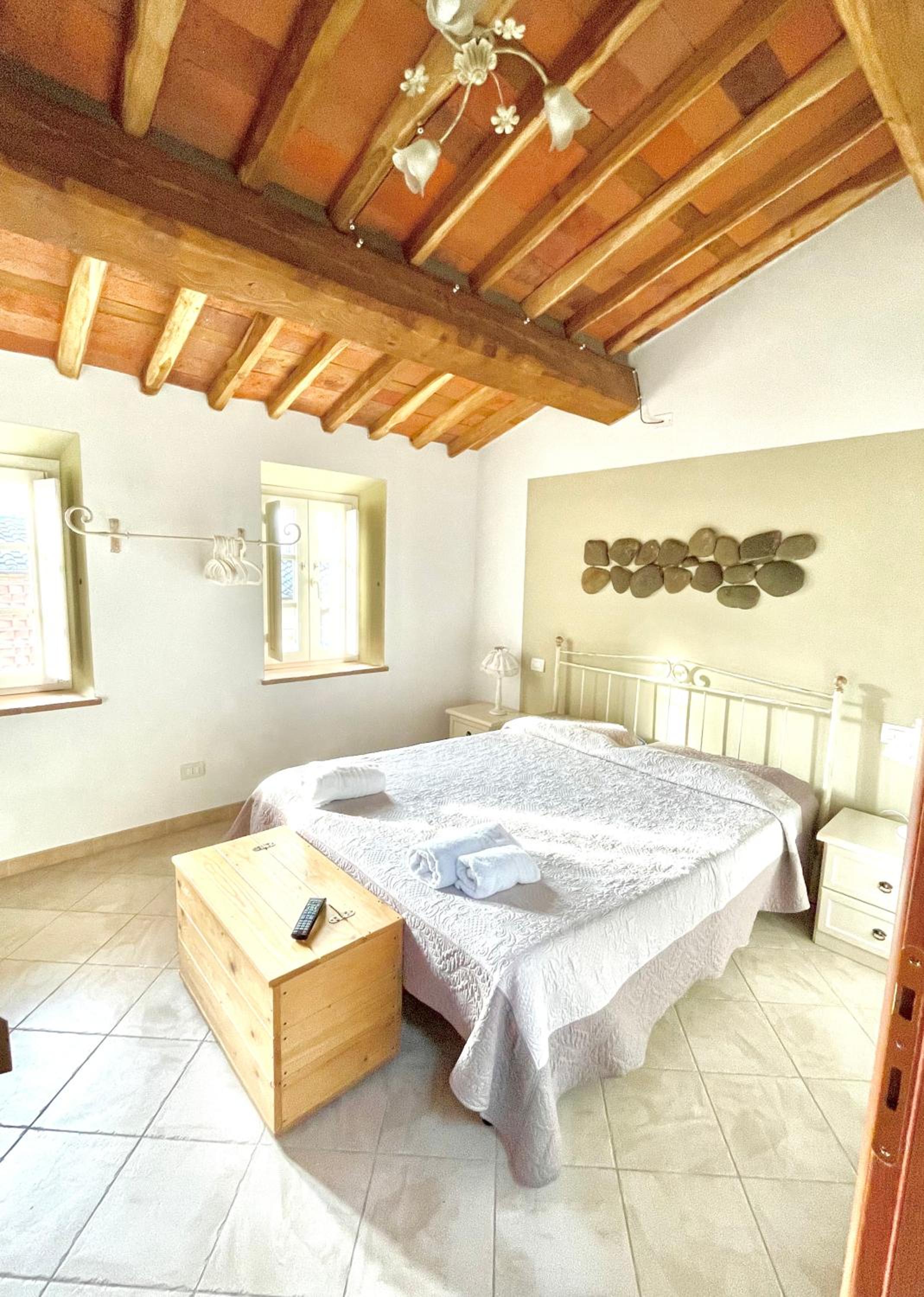 Double Room - Photo 9