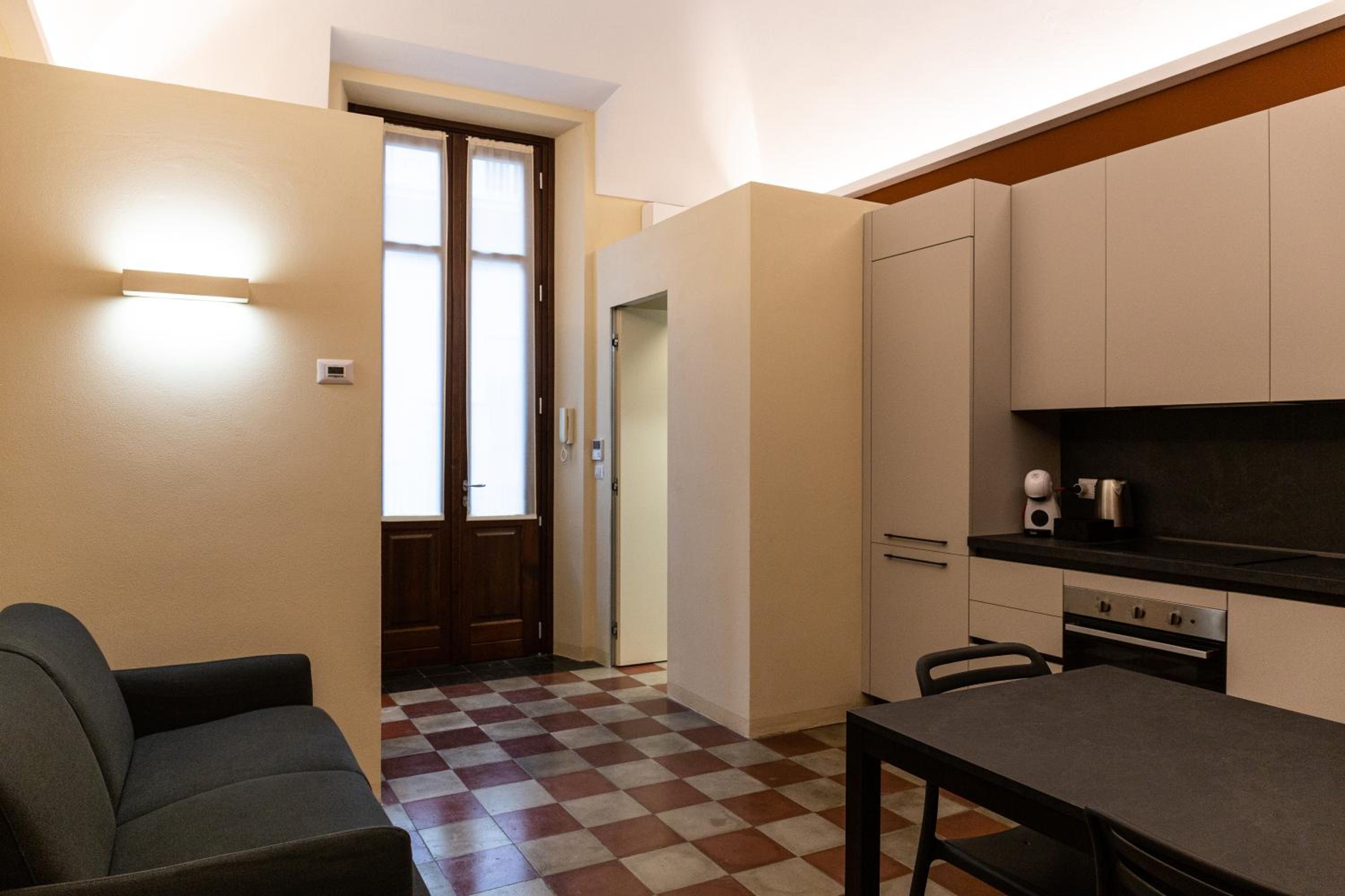 One-Bedroom Apartment
