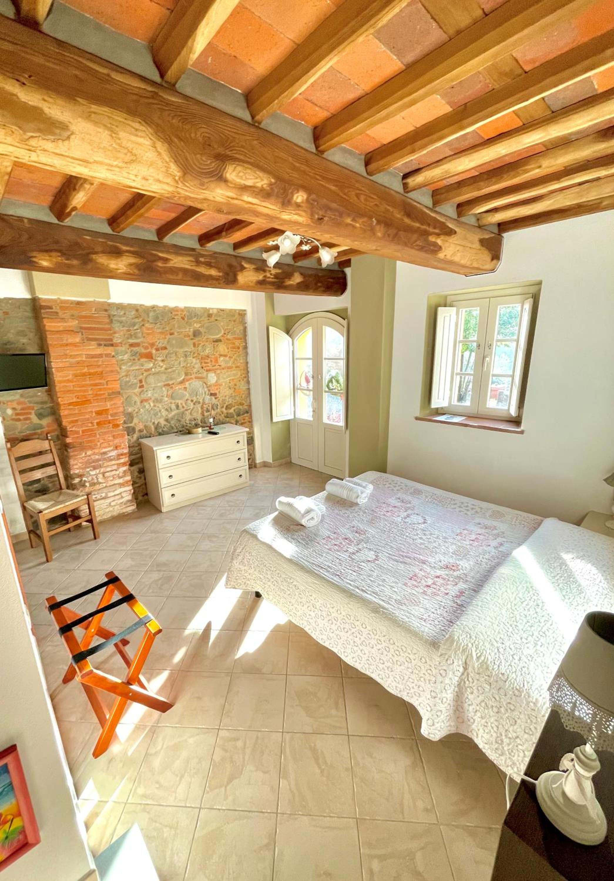 Double Room - Photo 11