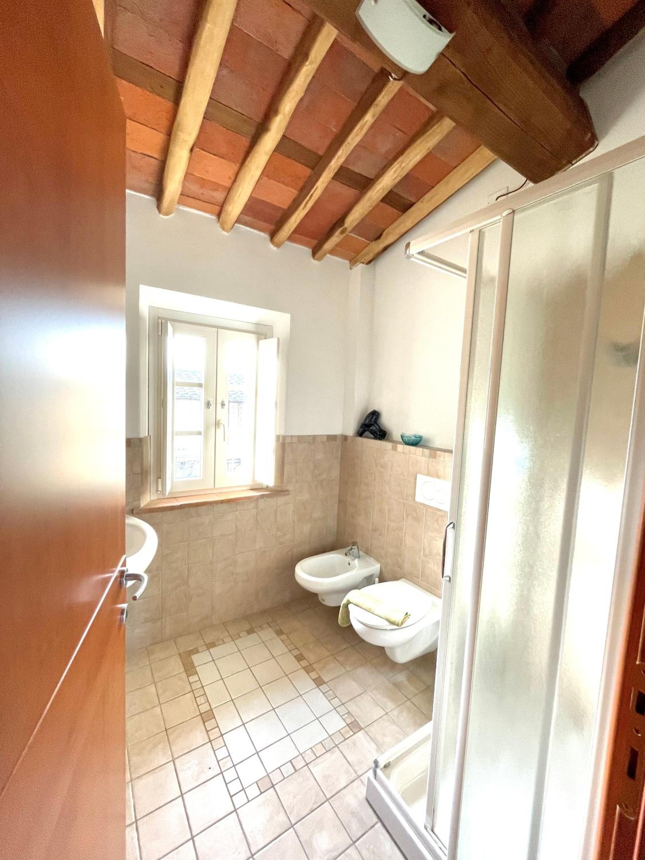 Double Room - Photo 21