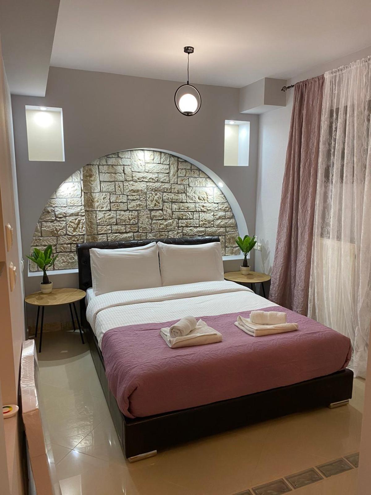 One-Bedroom Apartment - Photo 13