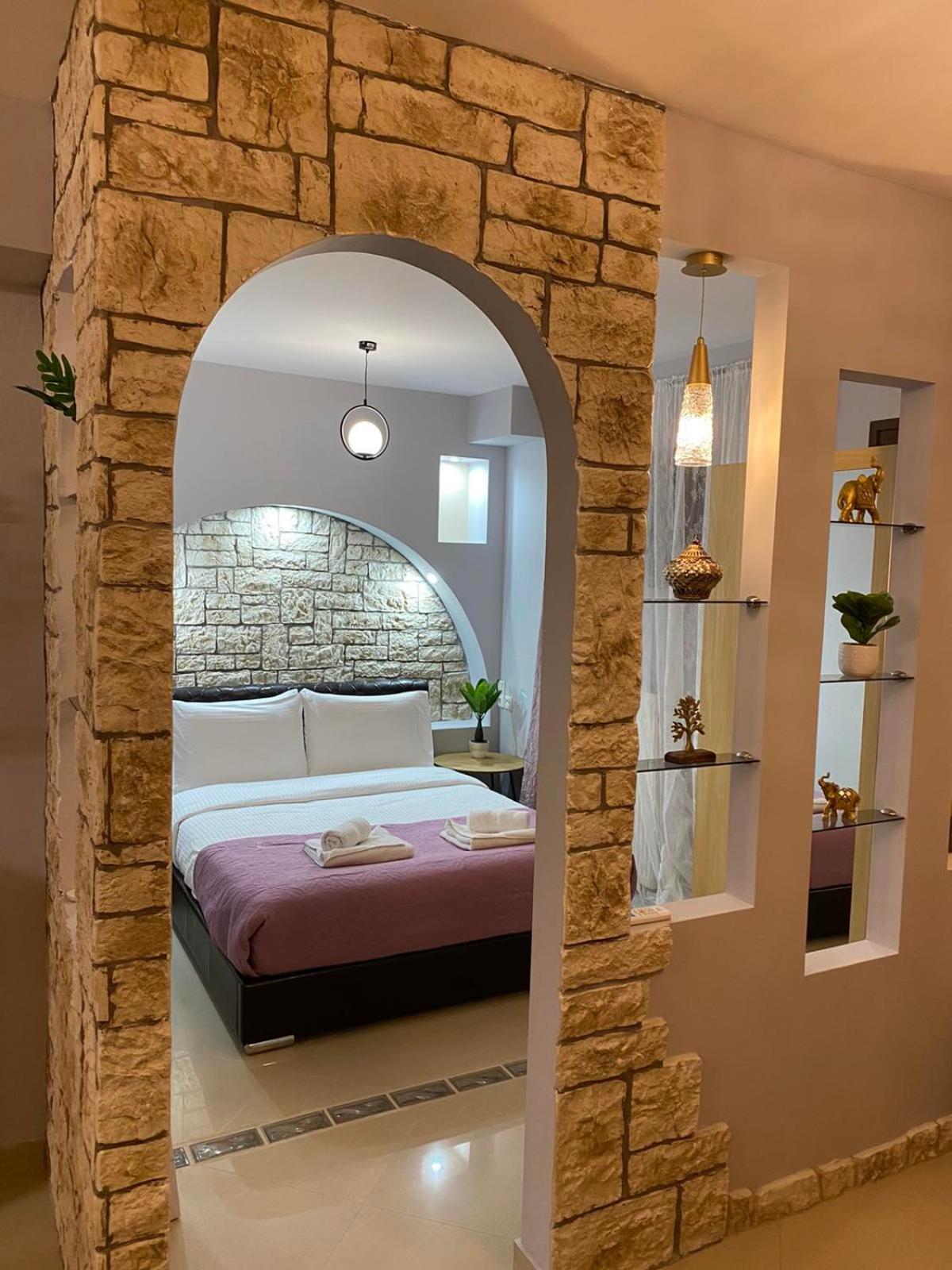 One-Bedroom Apartment - Photo 28
