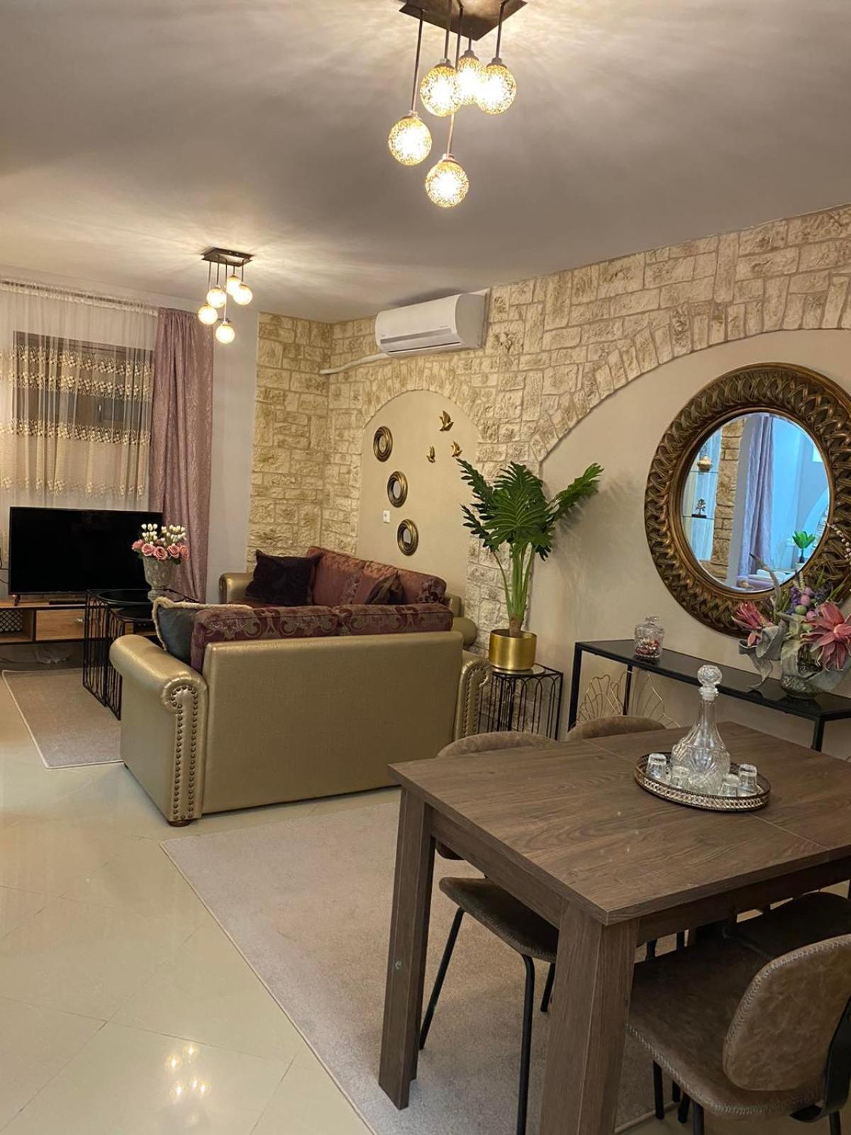 One-Bedroom Apartment - Photo 6