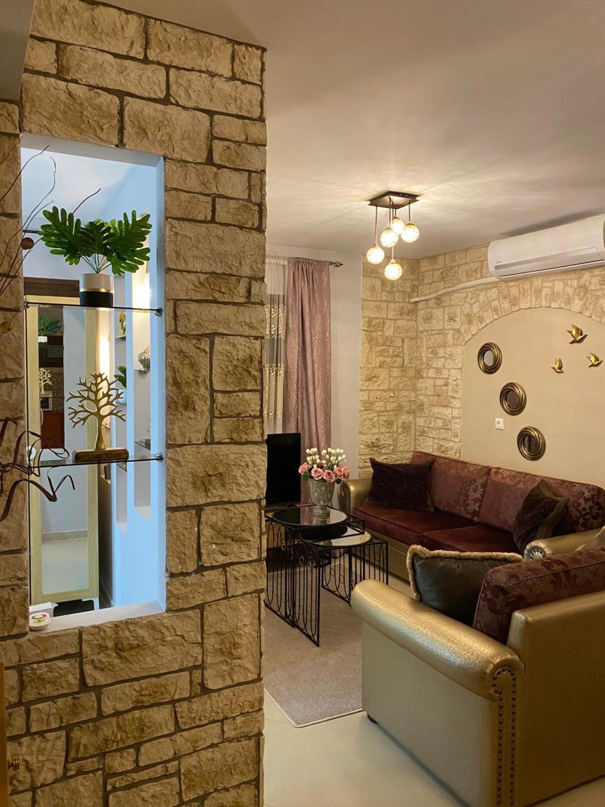 One-Bedroom Apartment - Photo 17