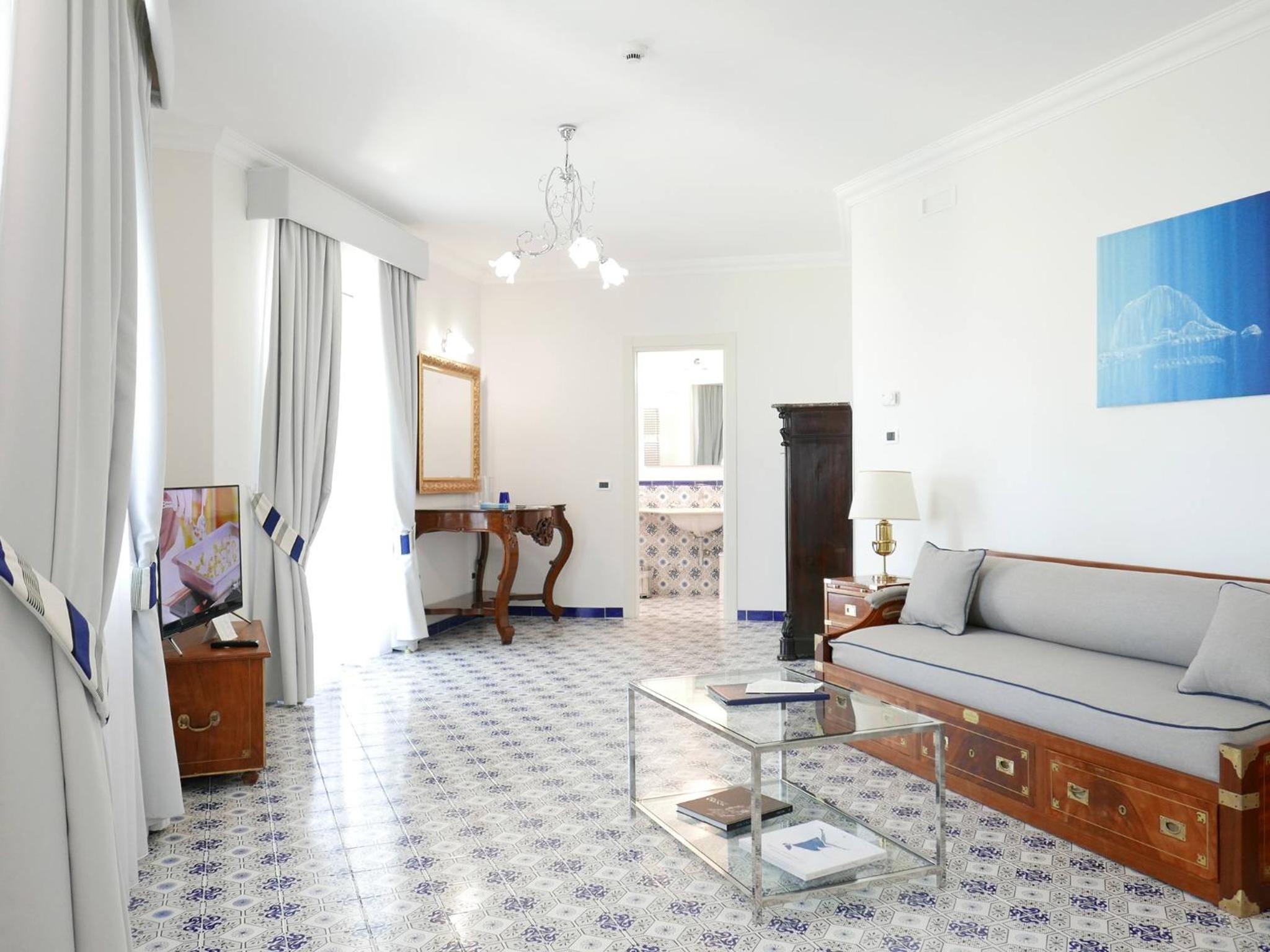 Suite with Private Pool - Photo 4