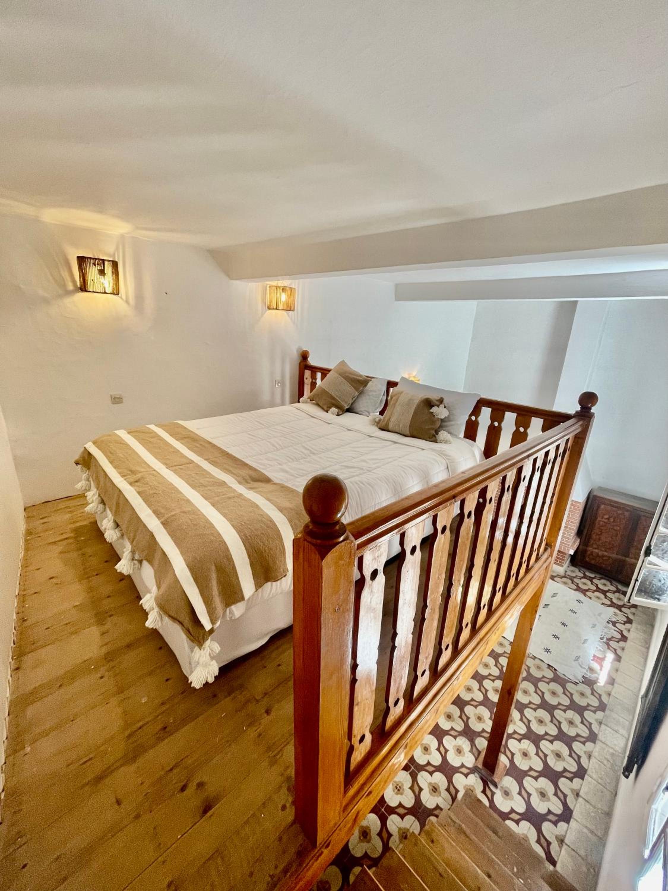 Deluxe King Suite - Photo 28