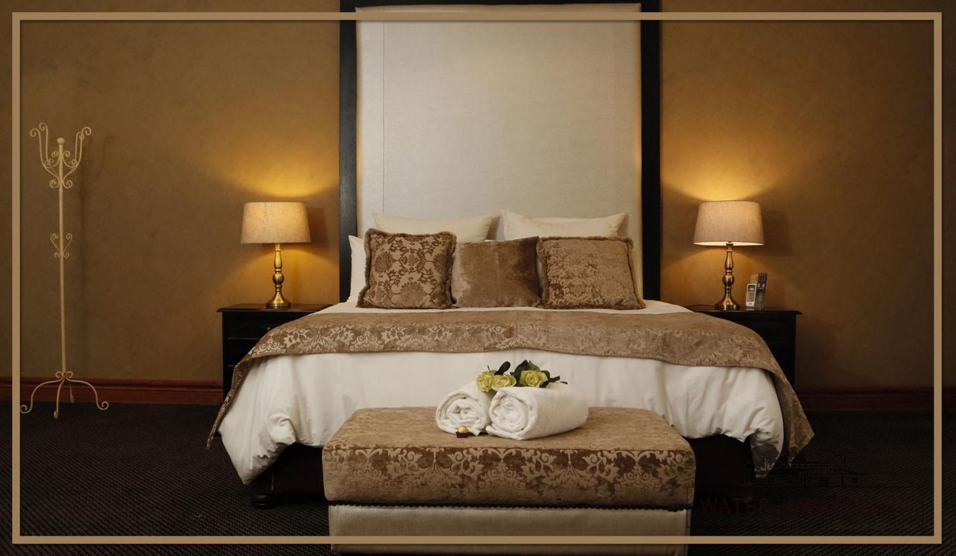 Deluxe King Suite - Photo 18