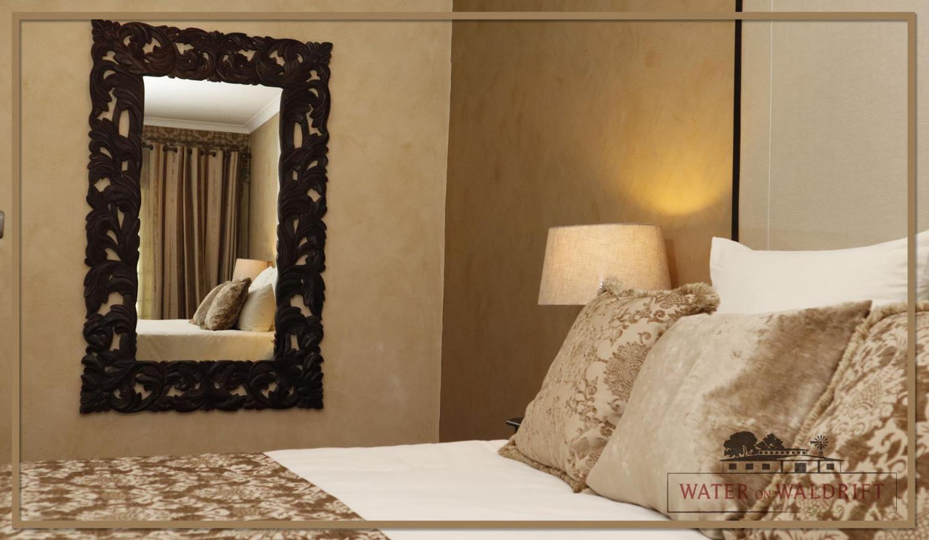 Deluxe King Suite - Photo 21