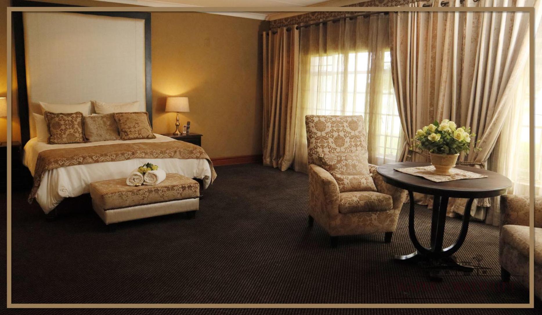 Deluxe King Suite - Photo 1