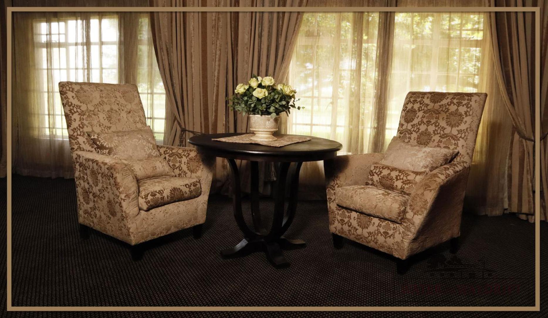 Deluxe King Suite - Photo 6