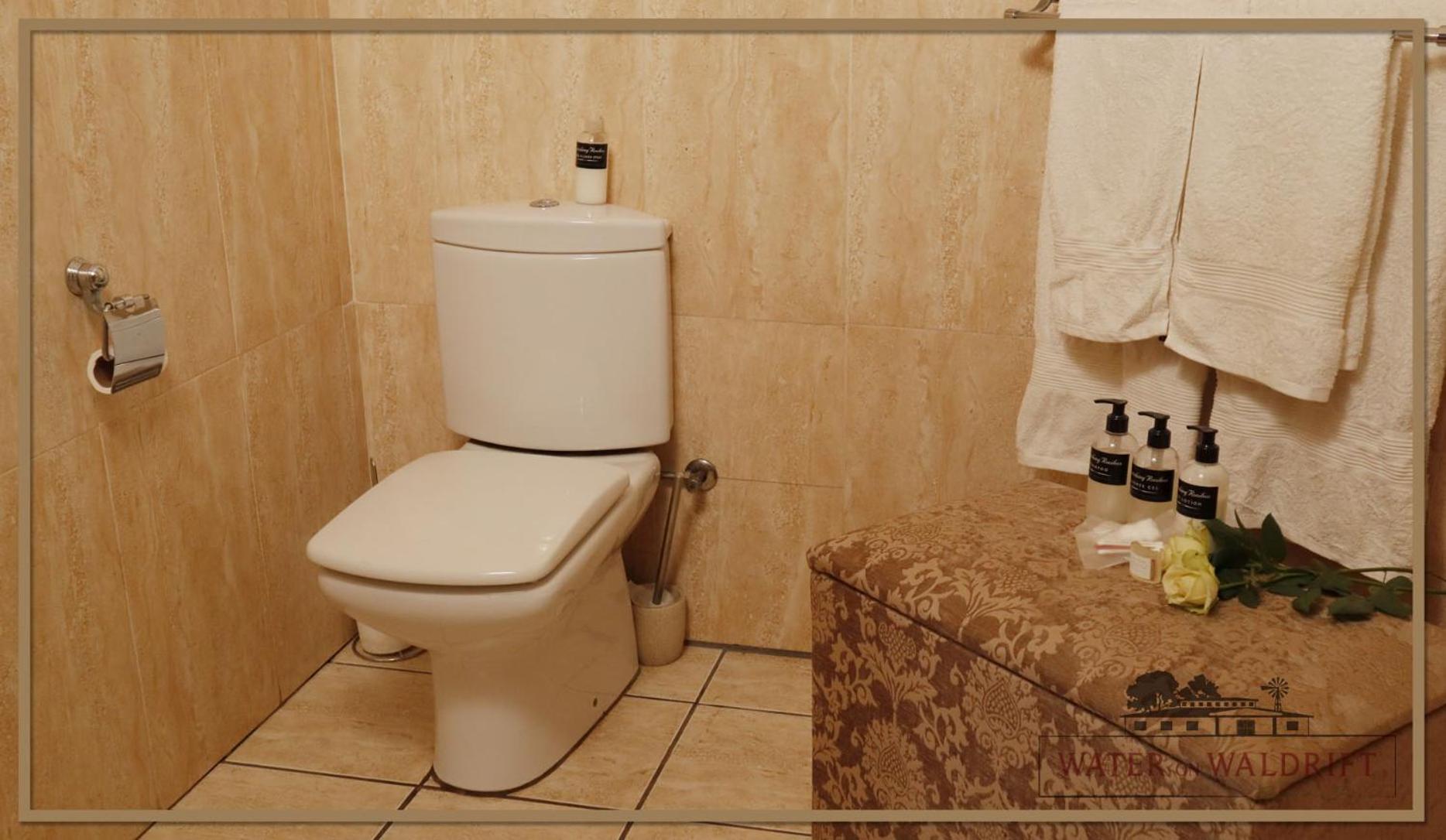 Standard Queen Room - Photo 21