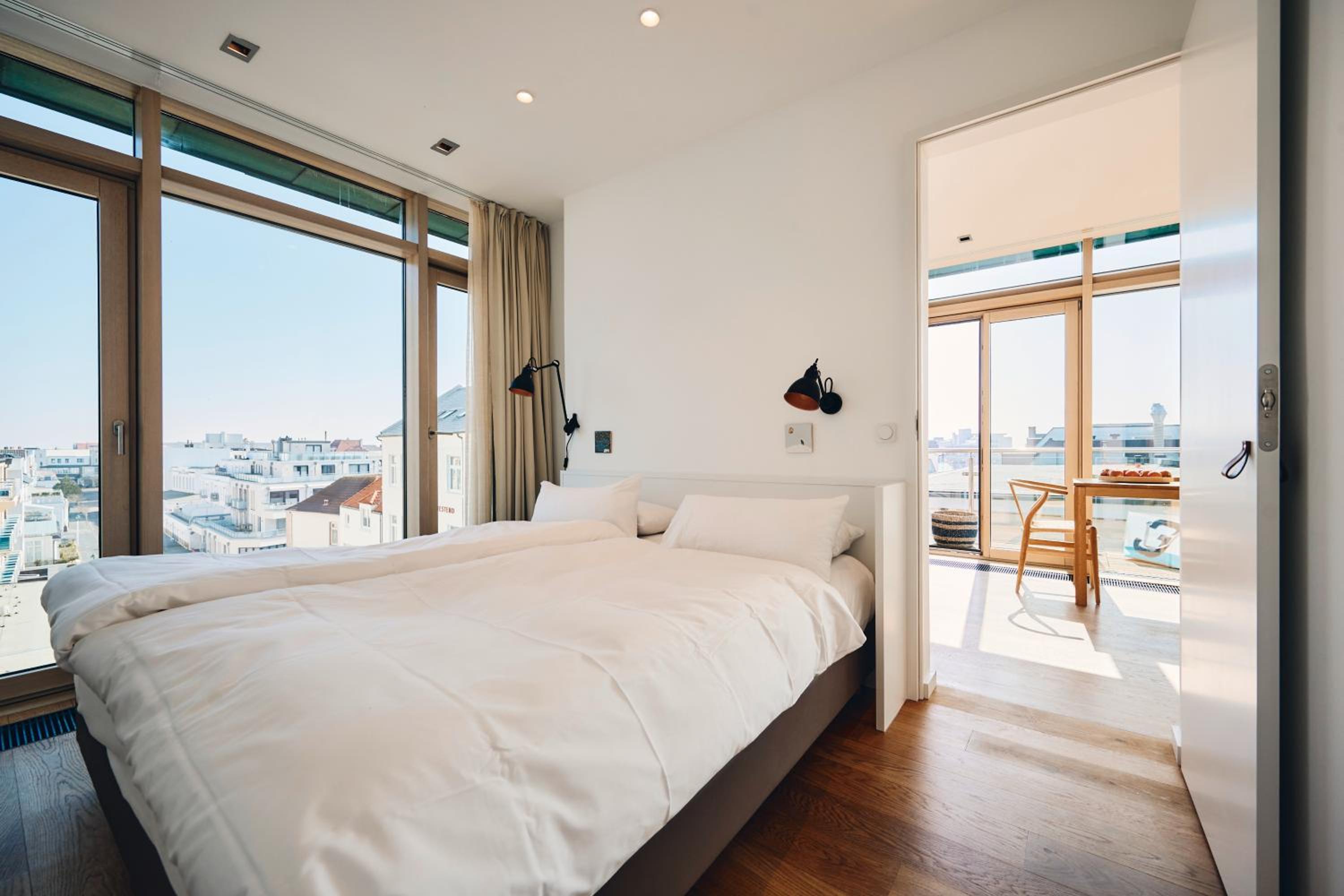 Suite on the panorama floor facing the island with balcony - Rodehuus