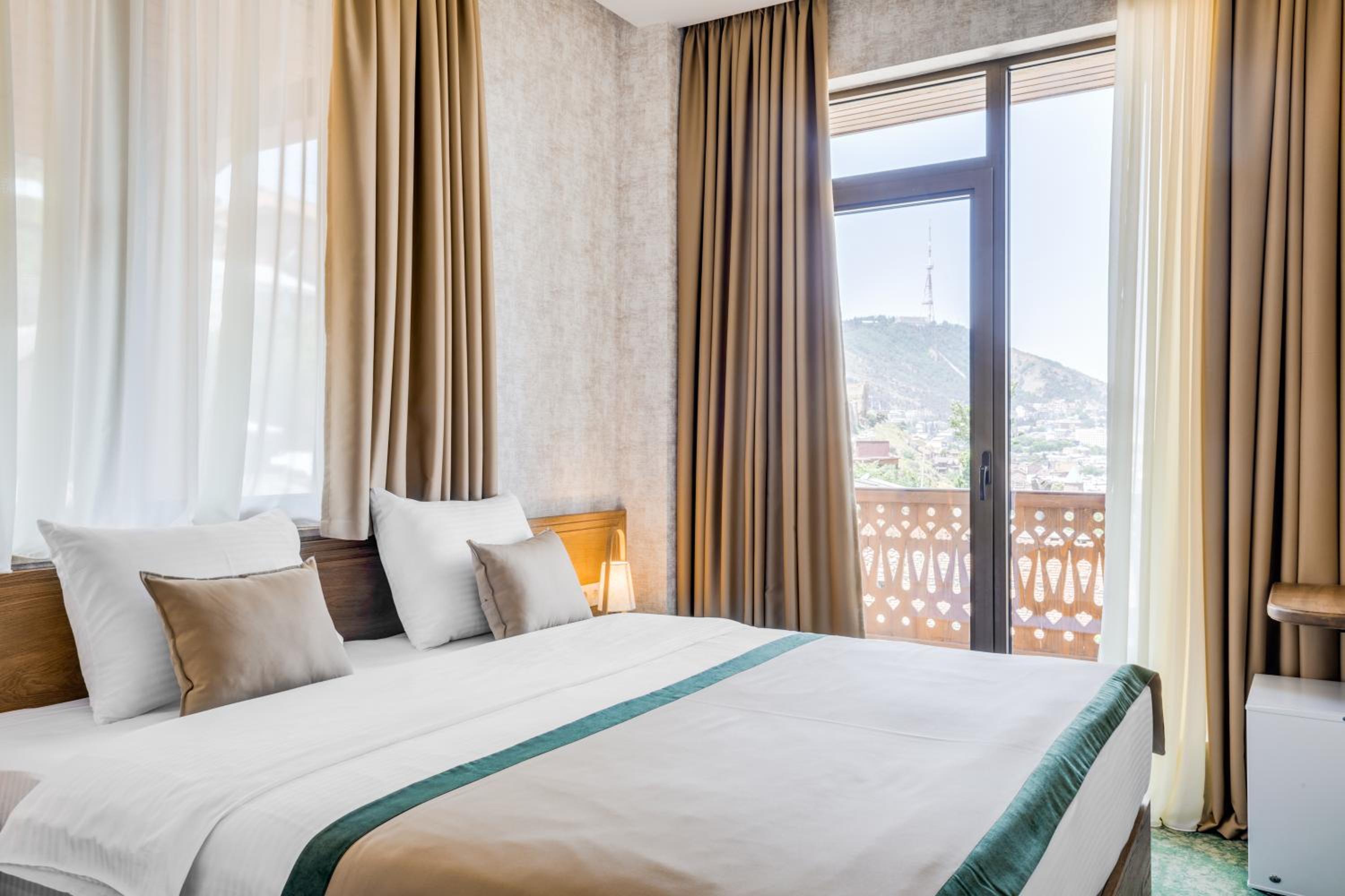 Double or Twin Room with Balcony photo 2