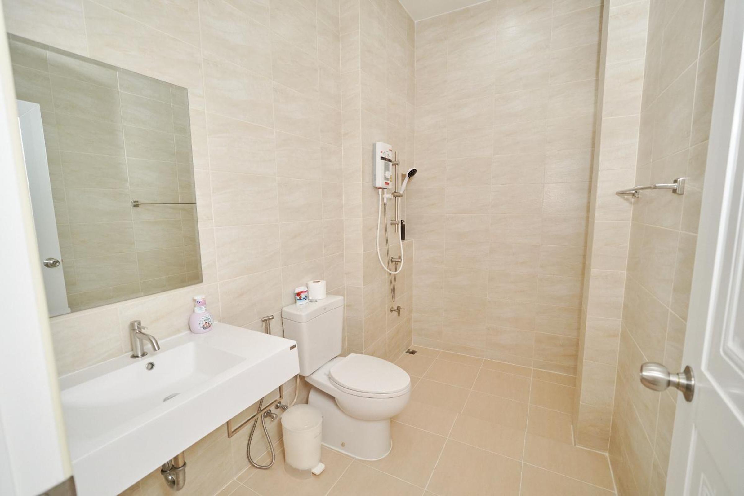 Three-Bedroom Villa - Photo 18