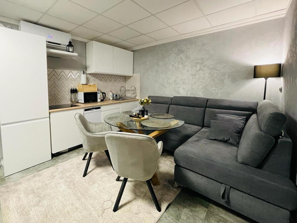 One-Bedroom House photo 1
