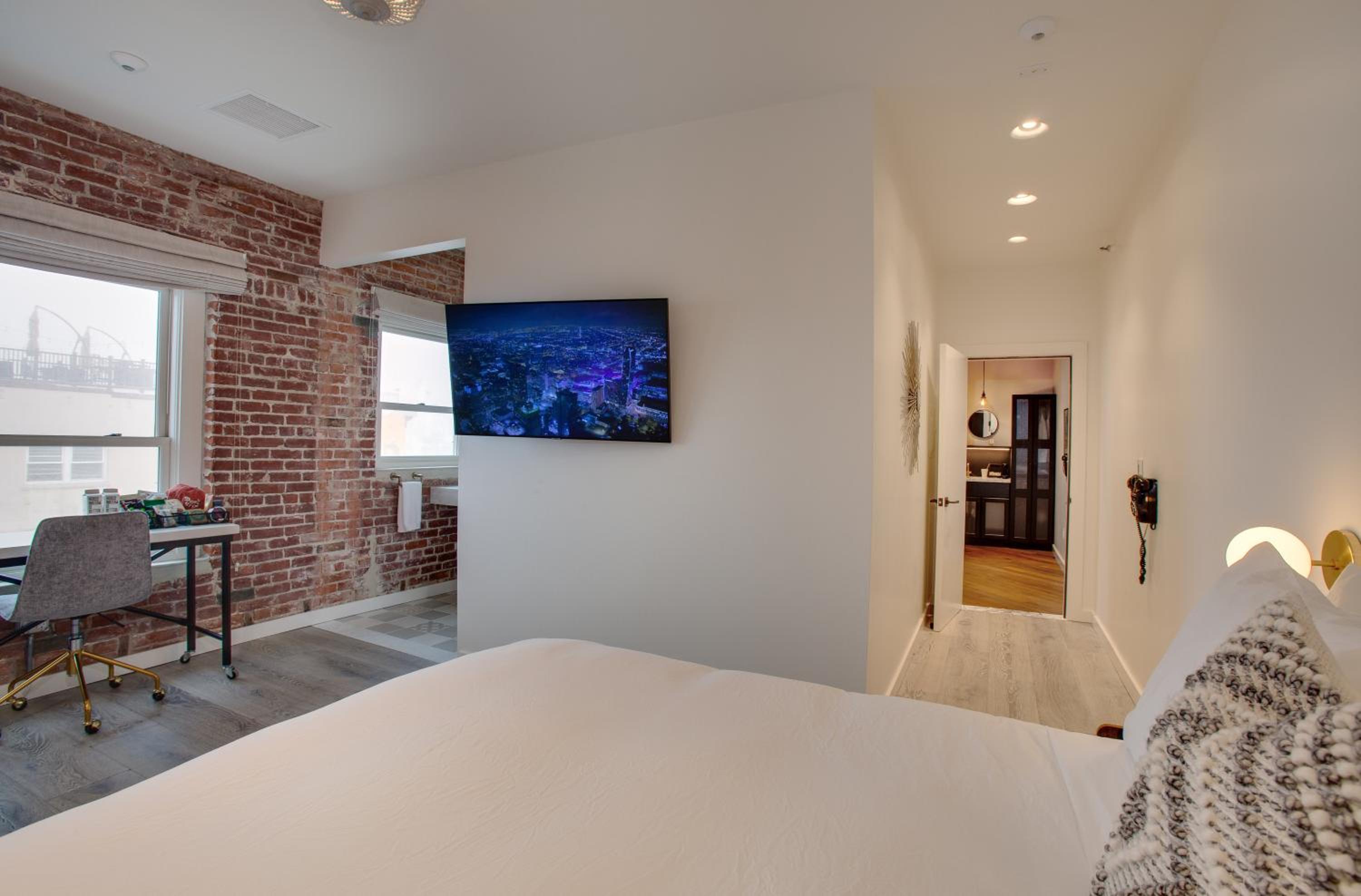 Ocean View 2 Bedroom Studio thumbnail 5