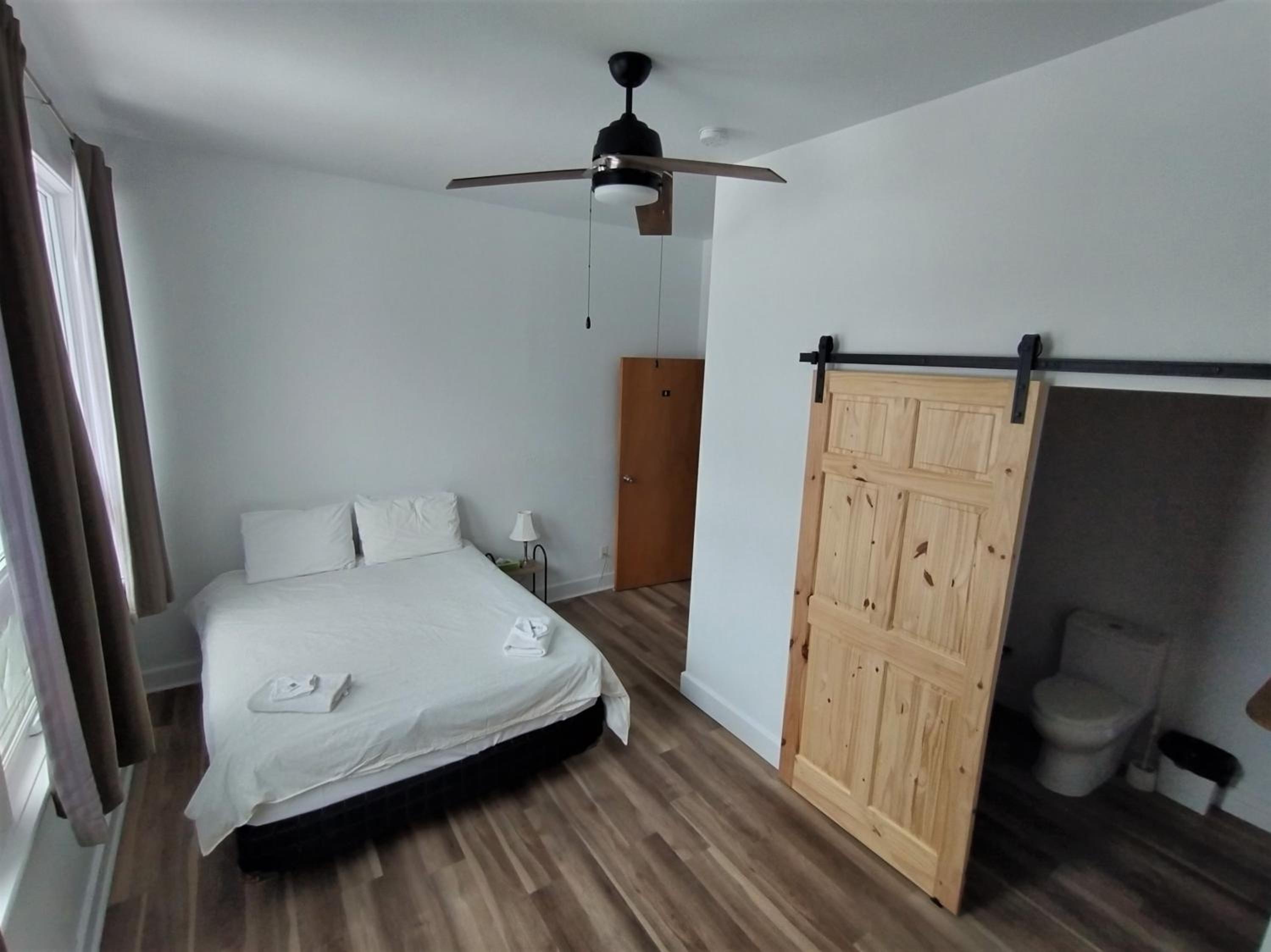 Queen Room photo 3