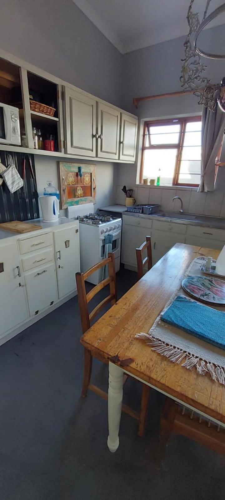 Two-Bedroom Apartment - Photo 2