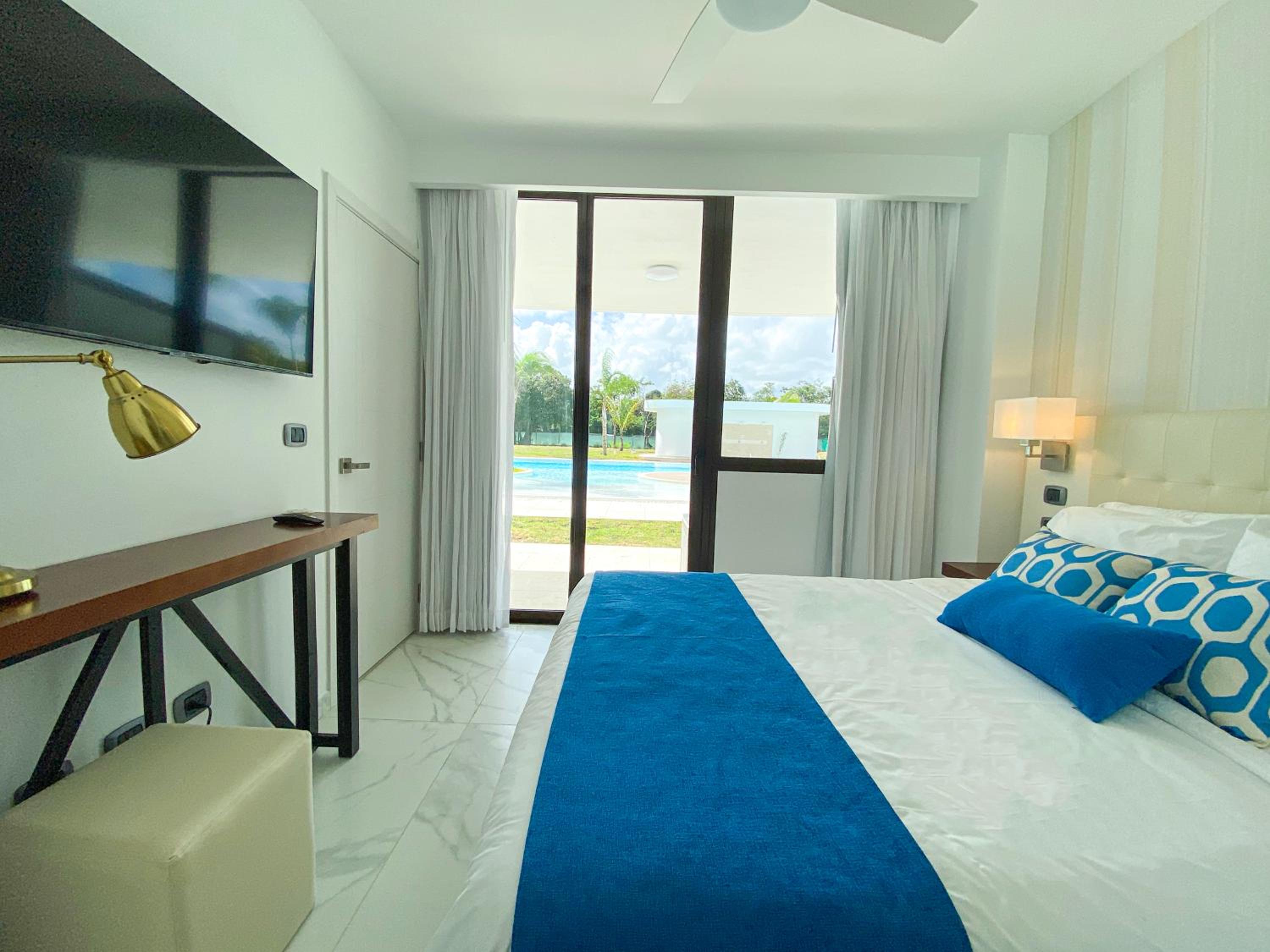 Apartment with Pool View  - Photo 30