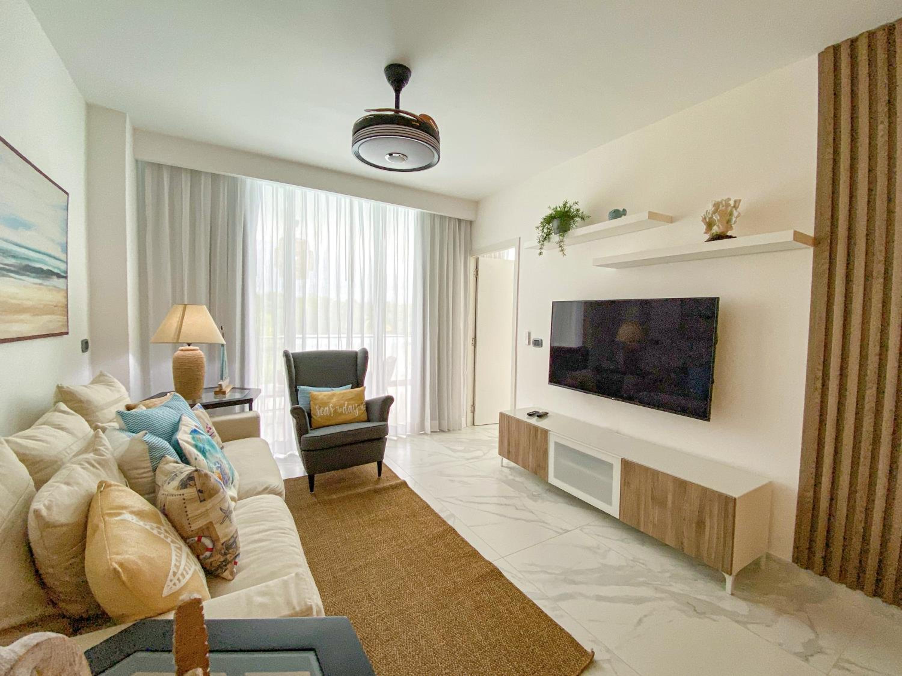 Apartment with Pool View  - Photo 1
