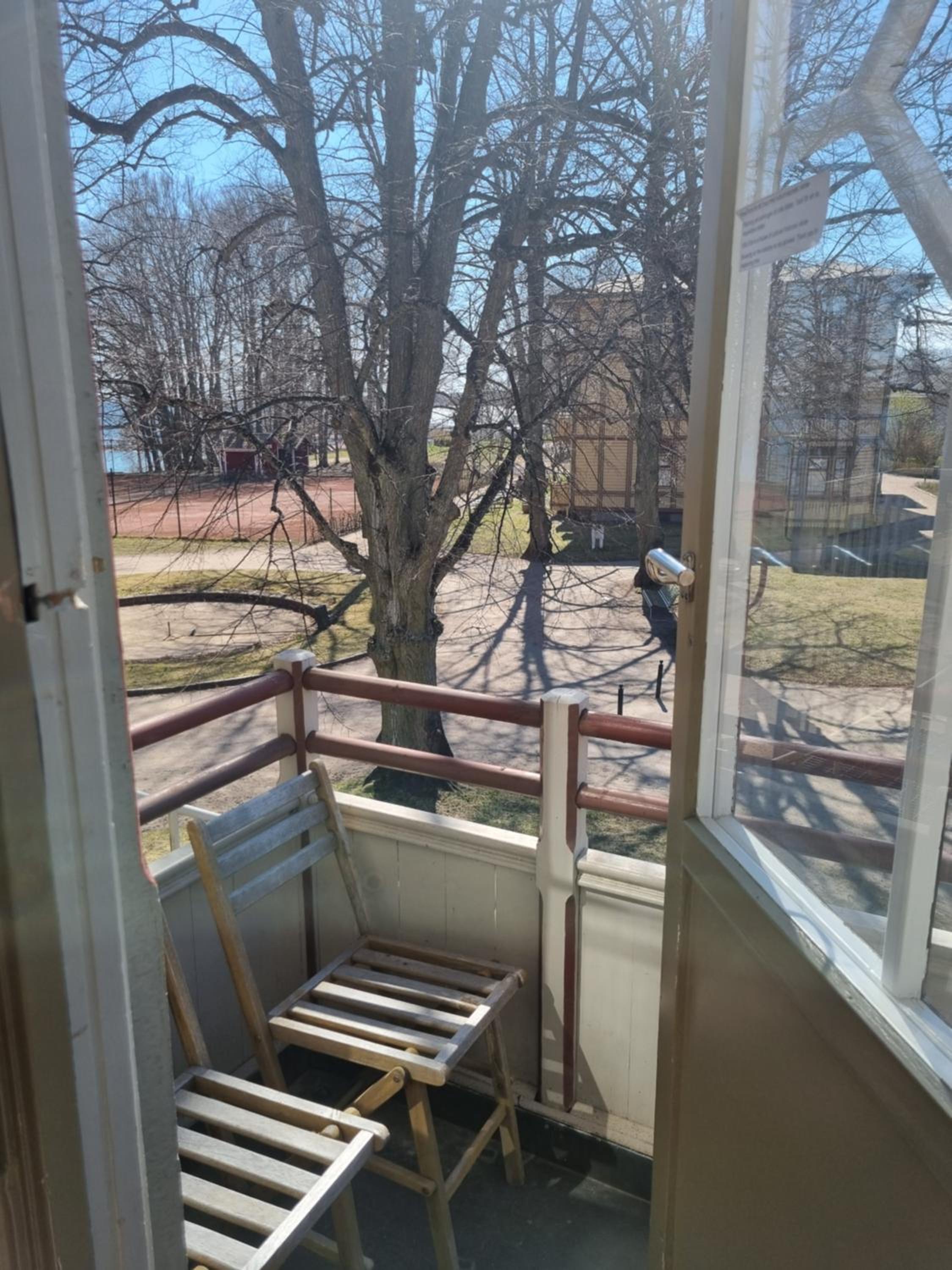 Family Room with Balcony photo 3